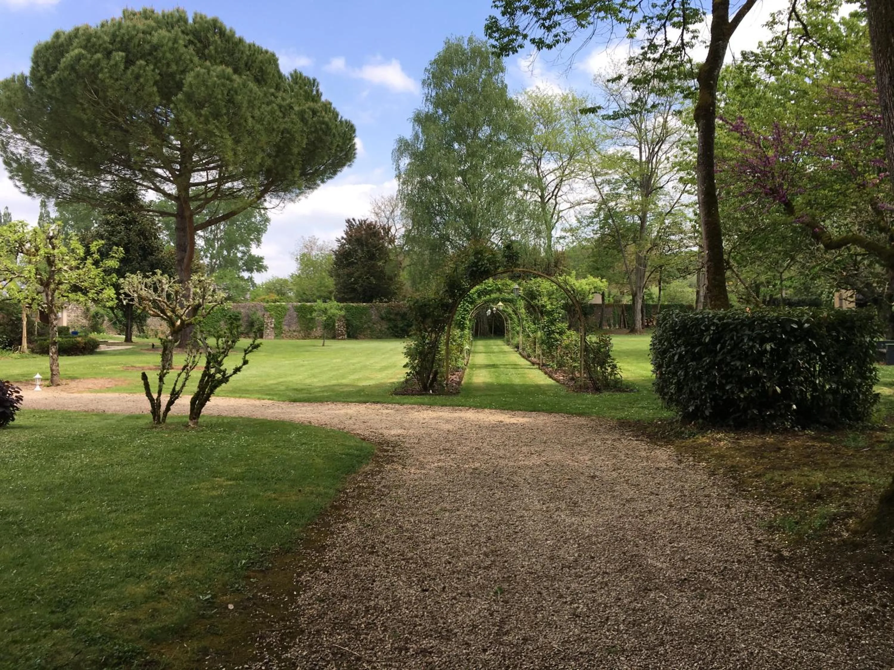 Garden in La Roseraie Hôtel Restaurant