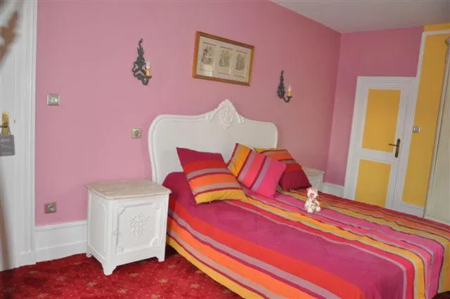 Photo of the whole room, Bed in La Roseraie Hôtel Restaurant