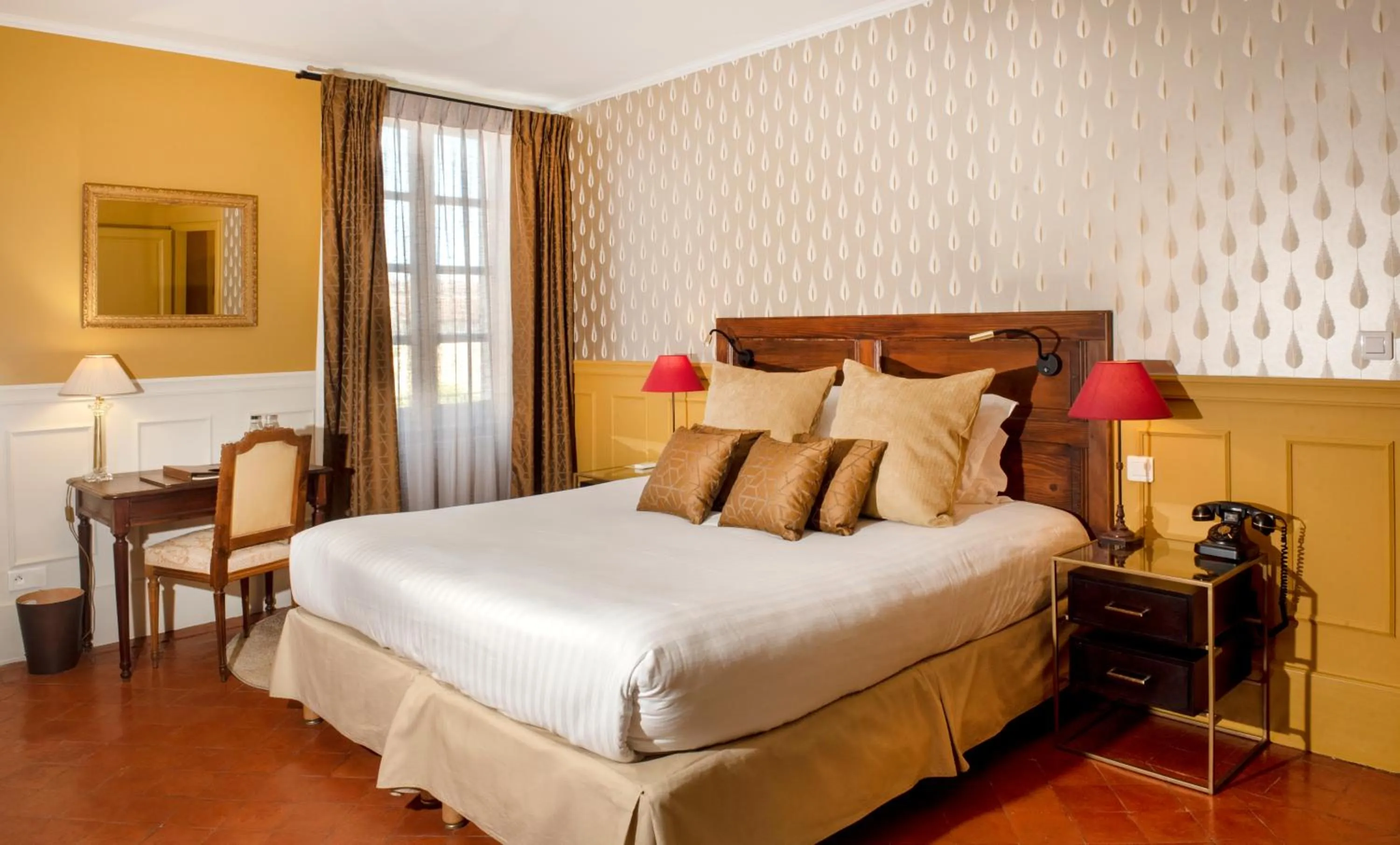 Photo of the whole room, Bed in Le Clair de la Plume - Teritoria