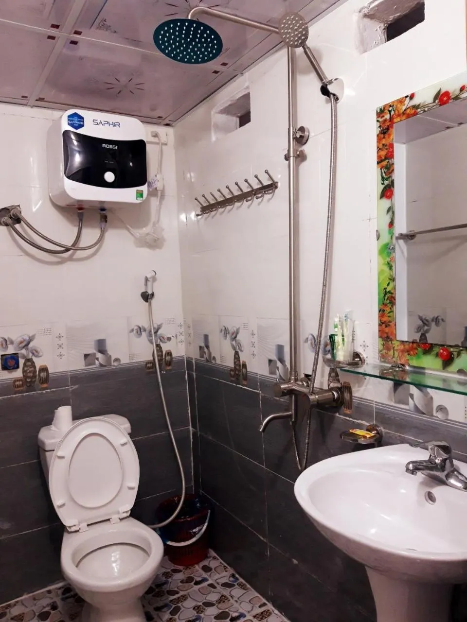 Shower in Hotel Thien An