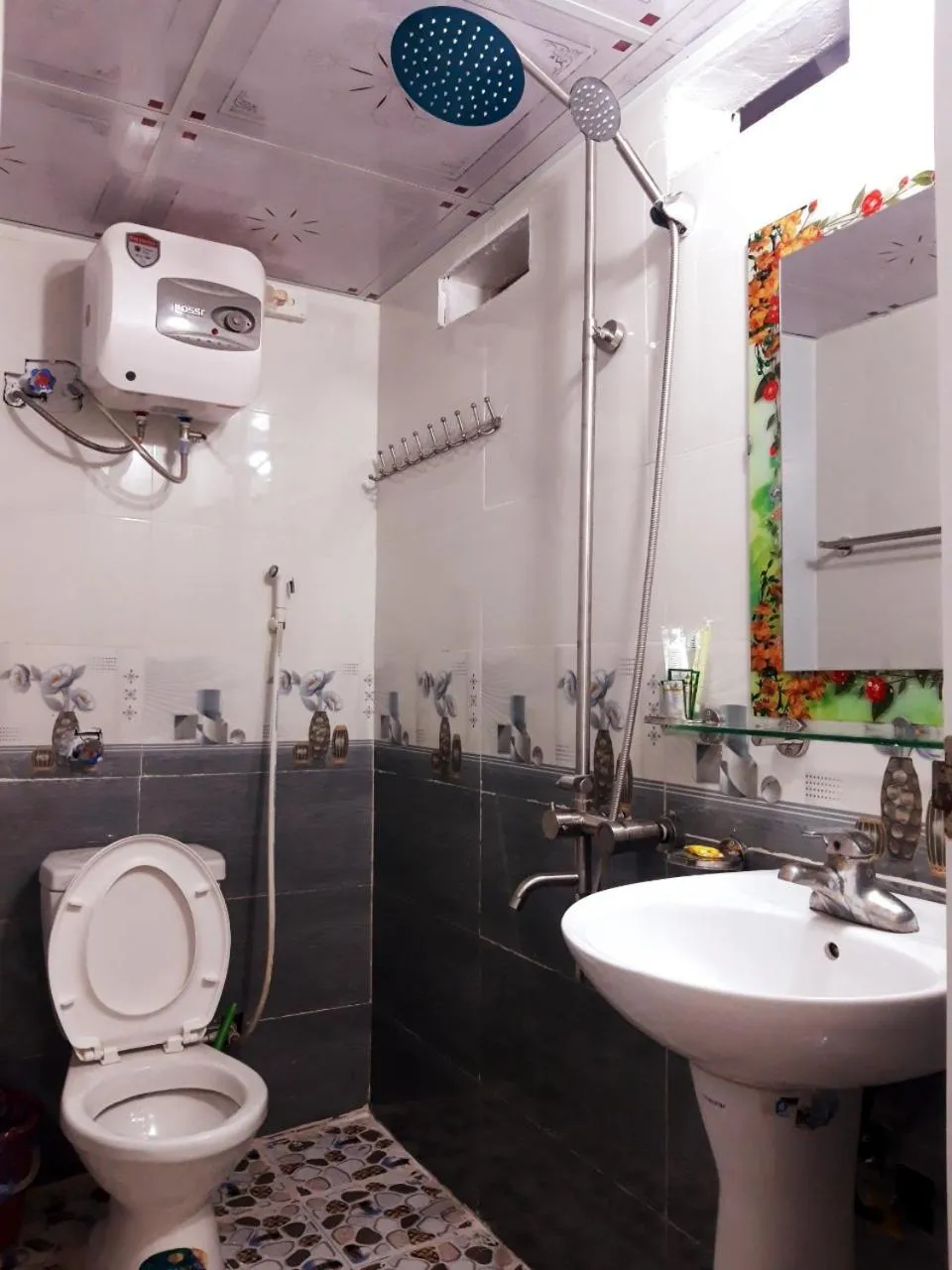 Shower in Hotel Thien An