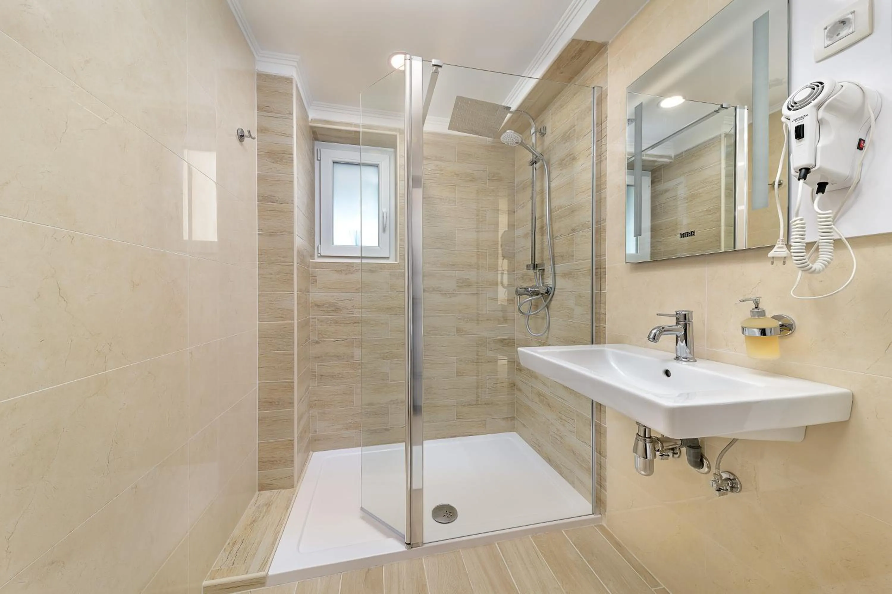 Bathroom in Villa Madison