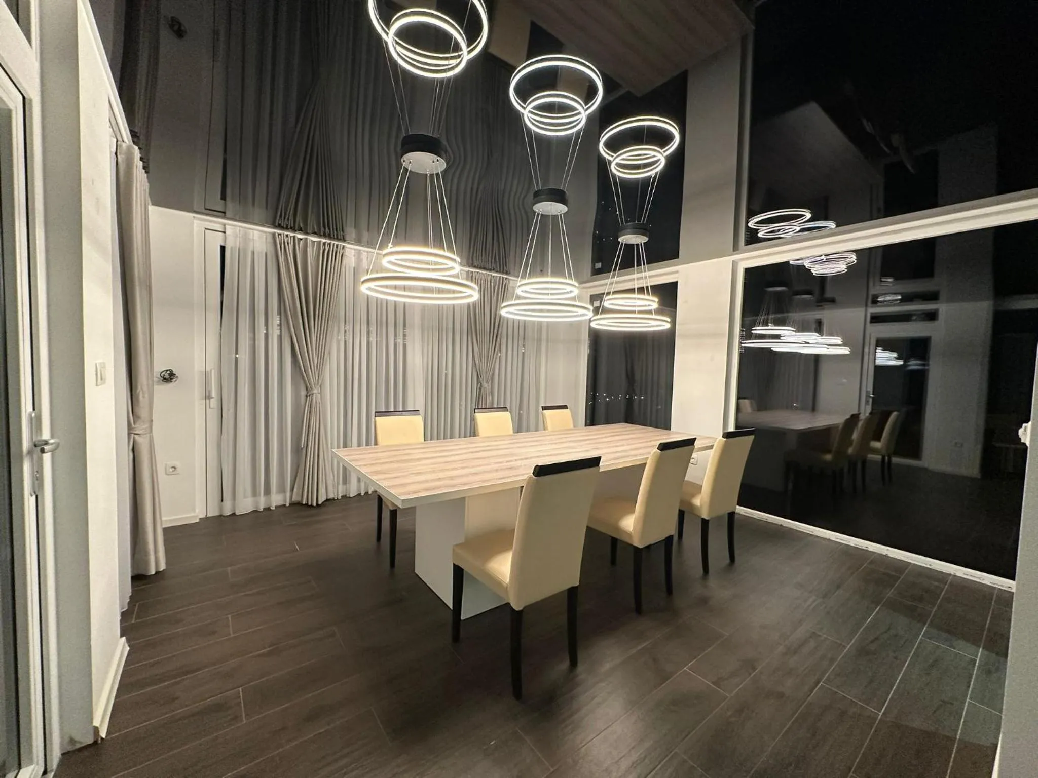 Dining area in Villa Madison