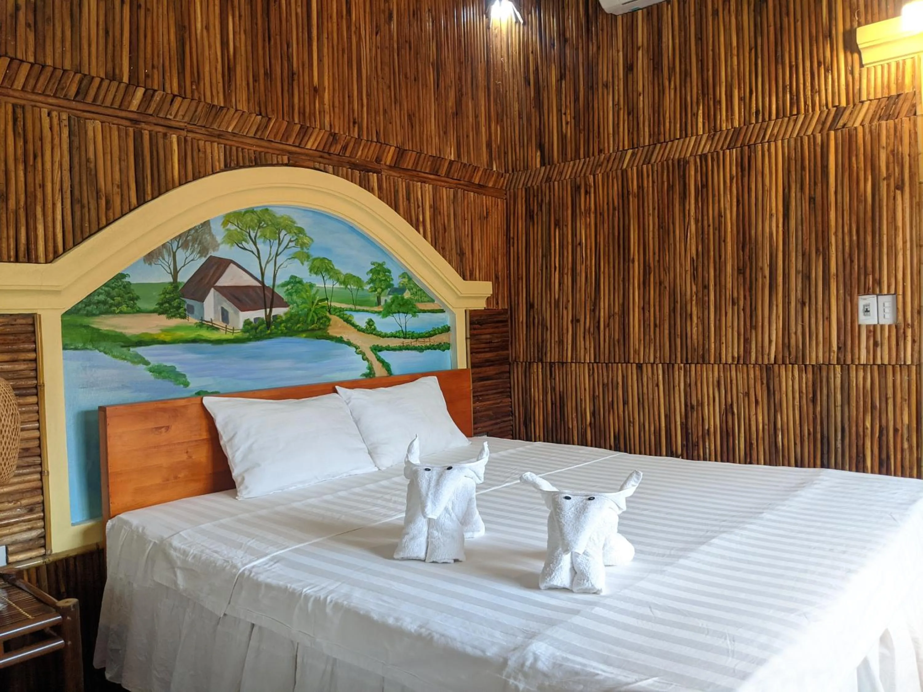 Bed in Ninh Binh Greenland Homestay