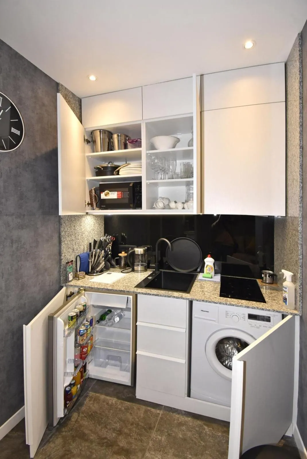 Kitchen or kitchenette in Avenue ApartHotel