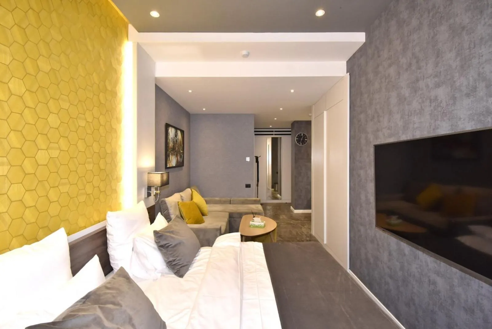 Photo of the whole room in Avenue ApartHotel