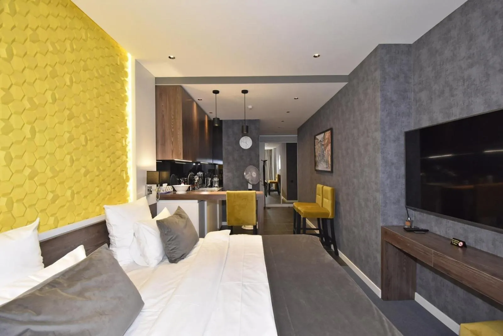 Photo of the whole room, Bed in Avenue ApartHotel