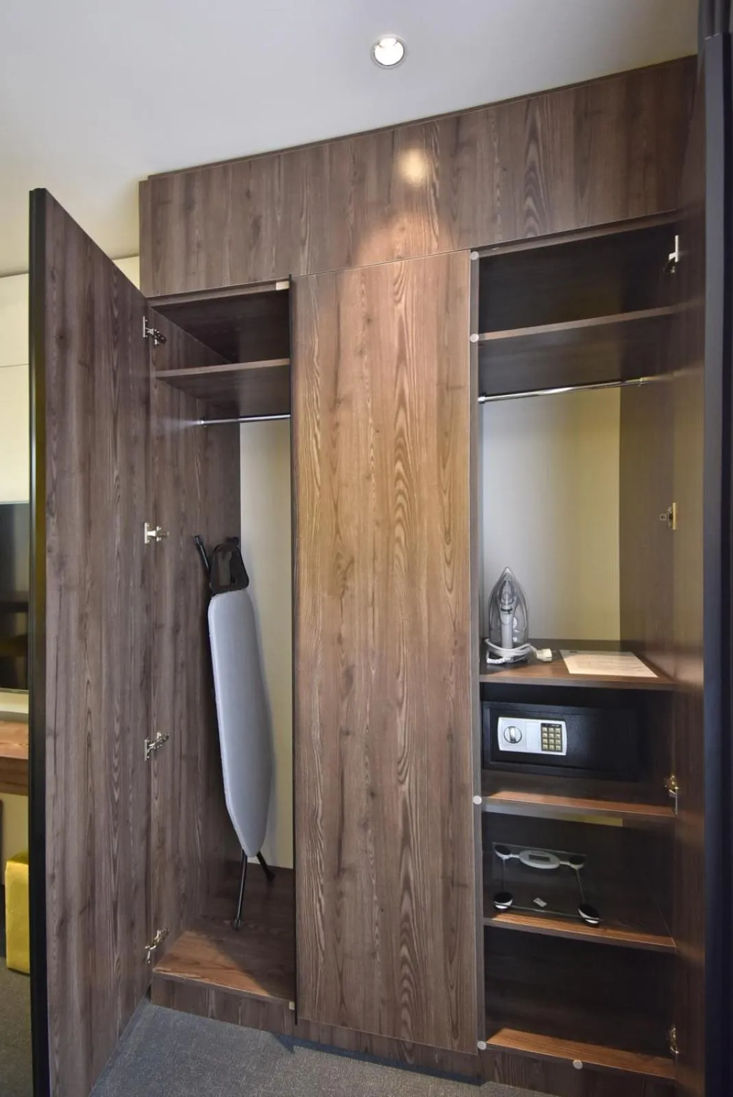 safe in Avenue ApartHotel