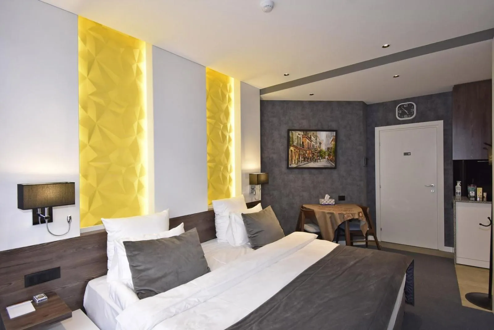 Bed in Avenue ApartHotel