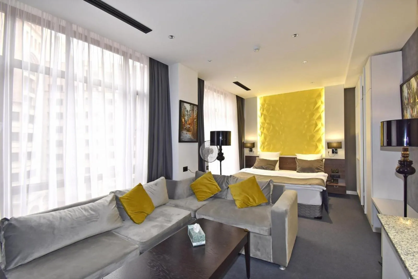 Seating area, Bed in Avenue ApartHotel