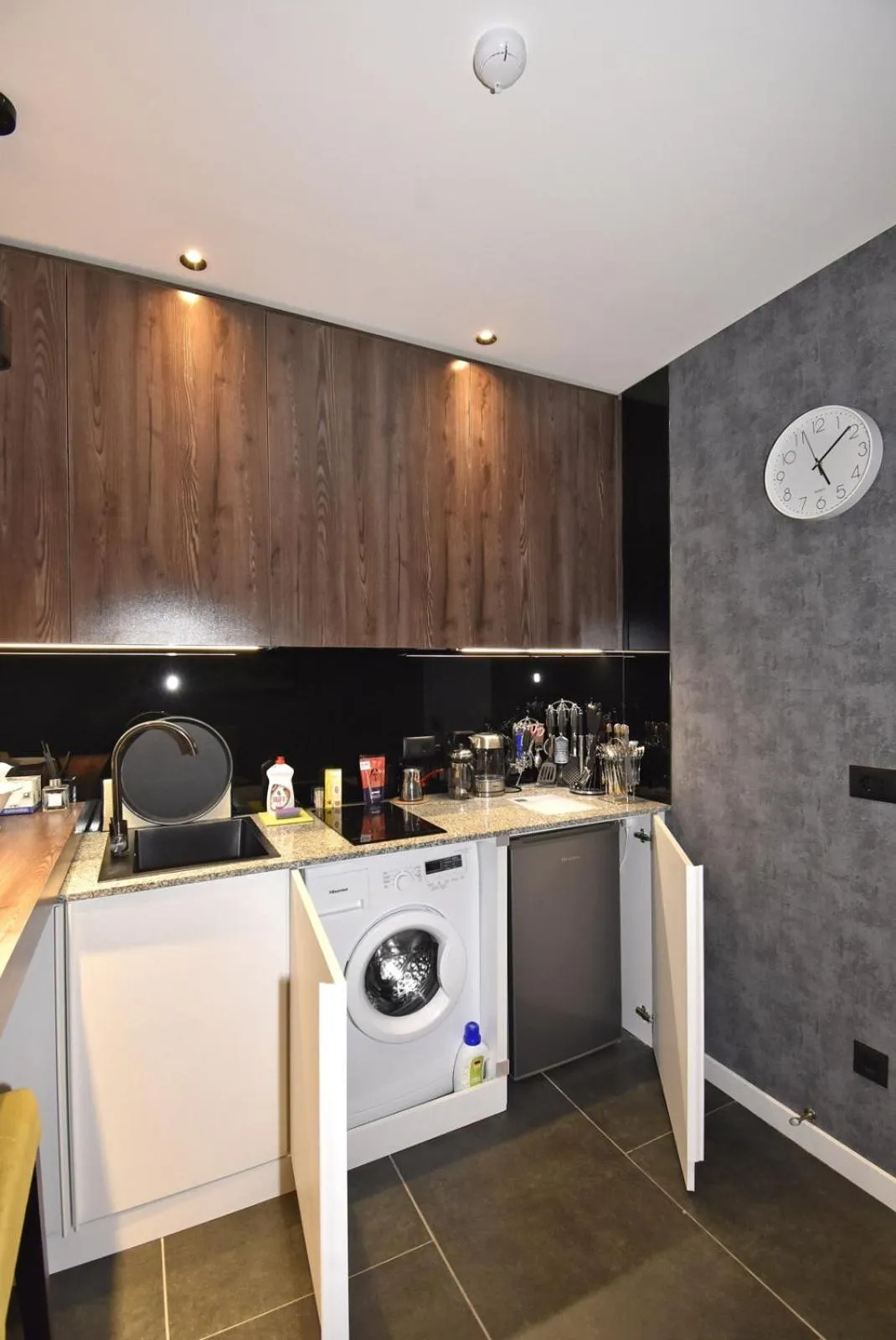 Kitchen or kitchenette in Avenue ApartHotel