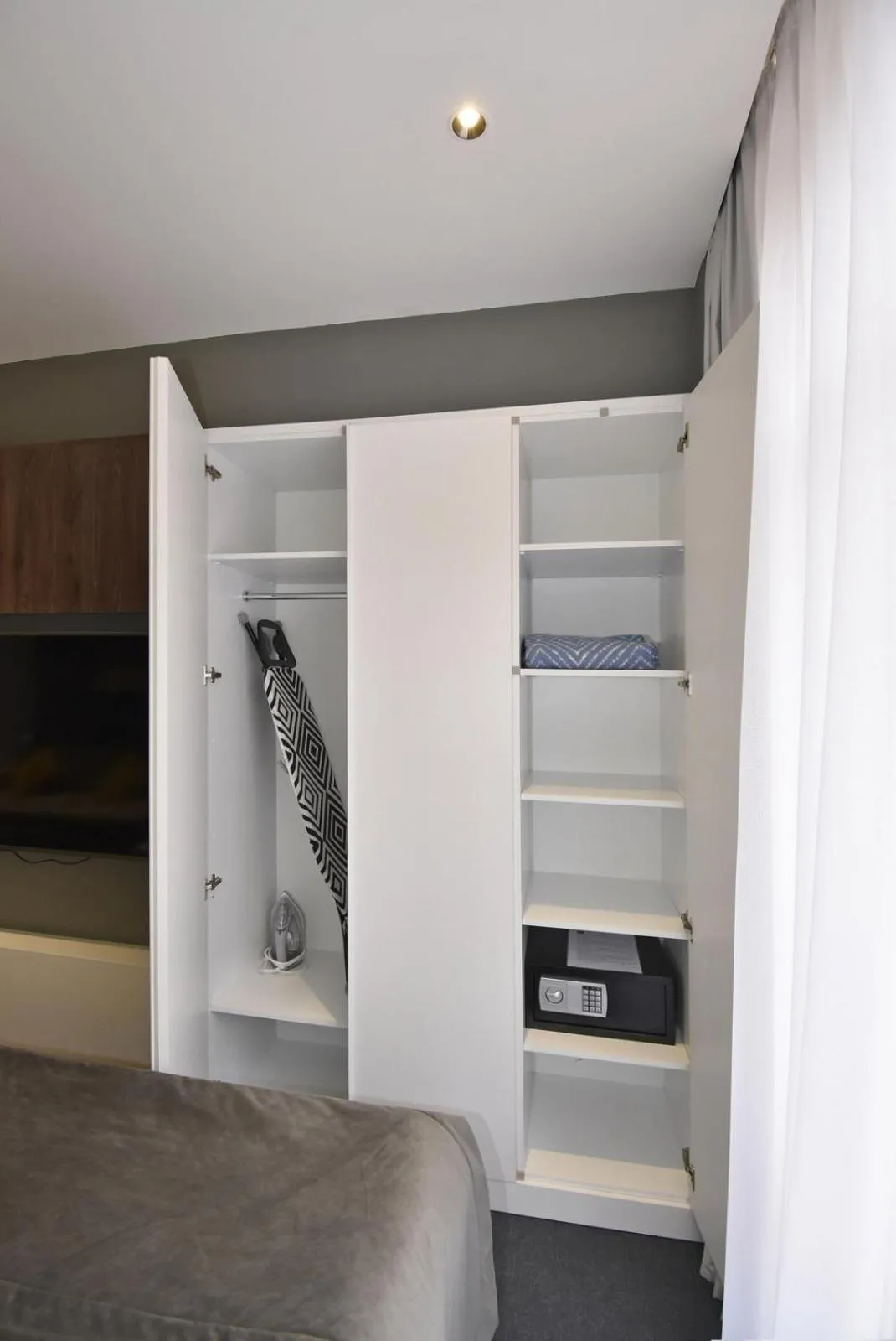 safe in Avenue ApartHotel