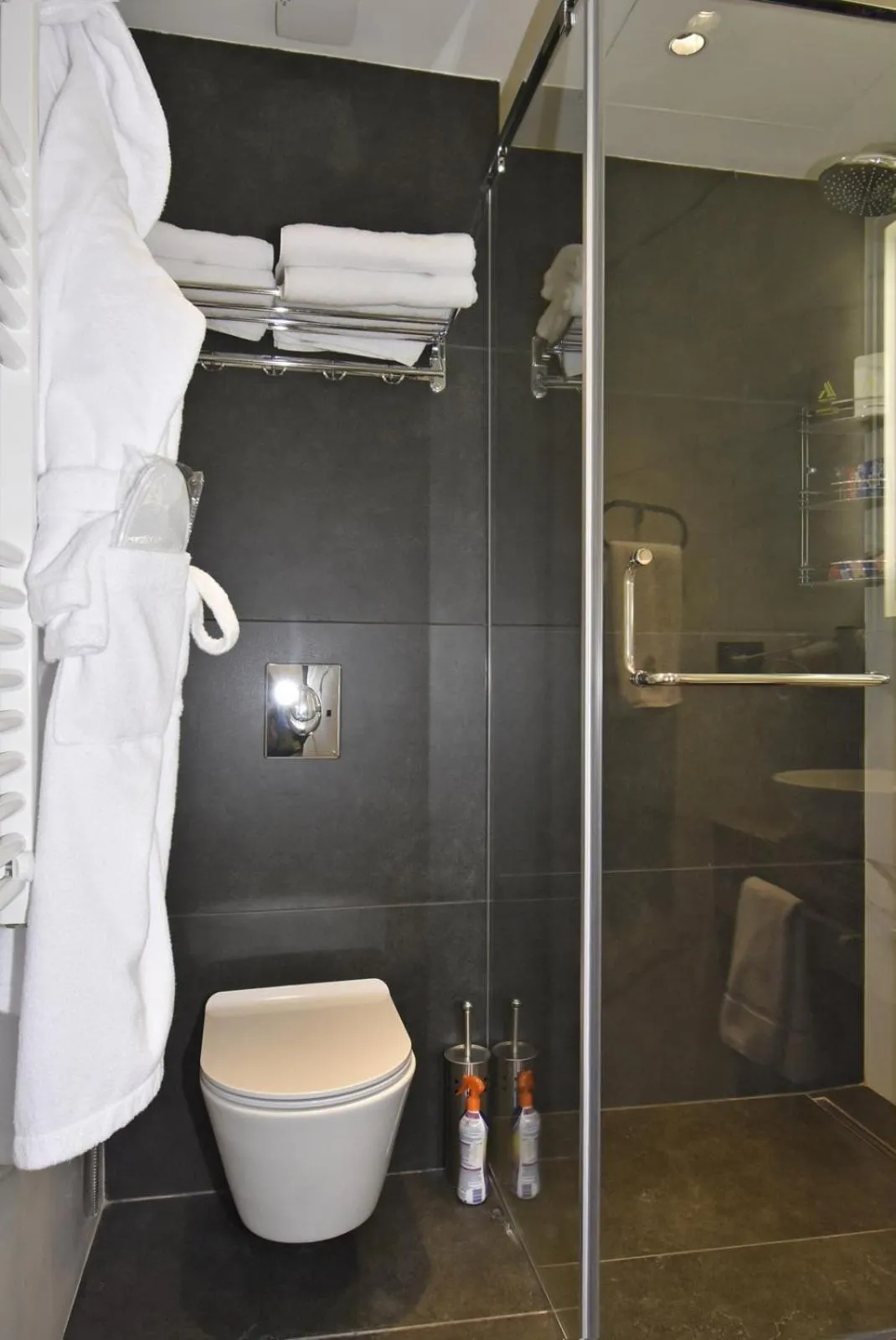 Bathroom in Avenue ApartHotel