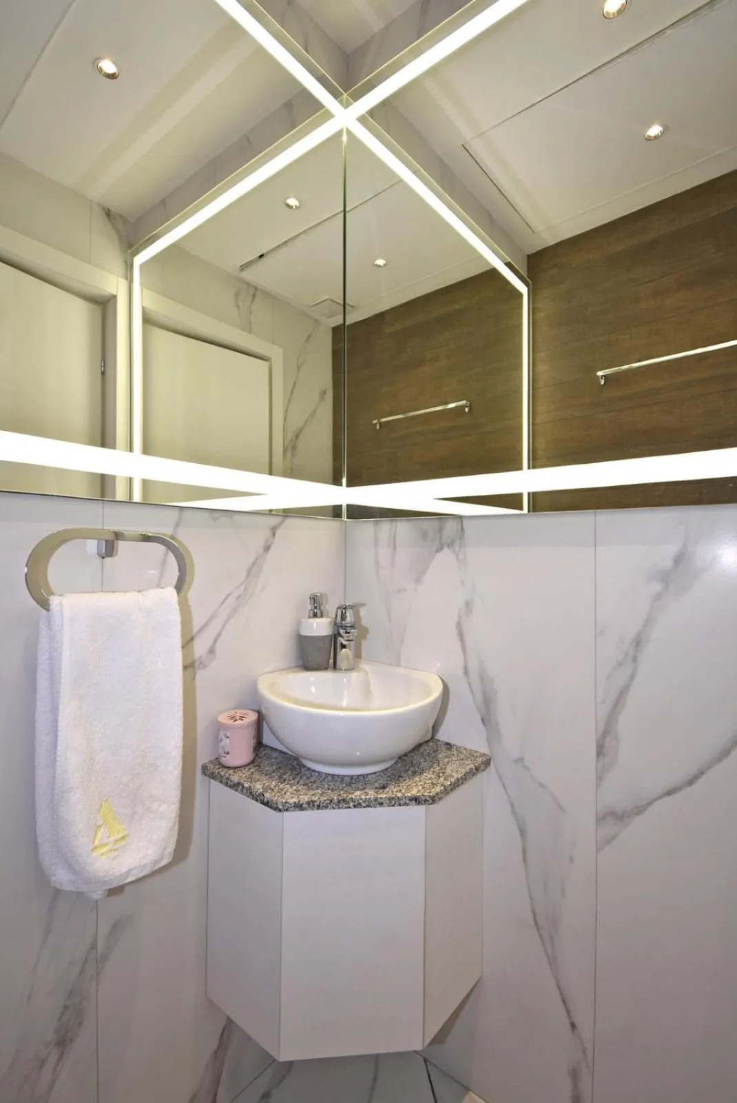 Bathroom in Avenue ApartHotel