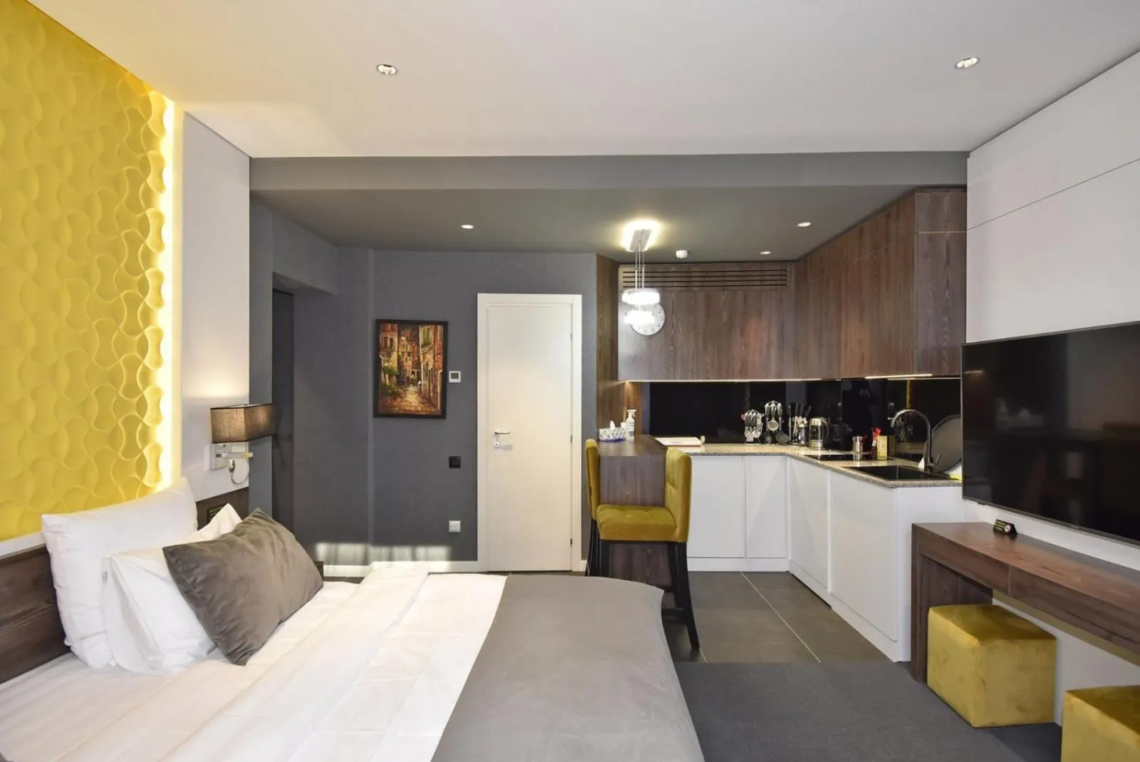 Photo of the whole room, Bed in Avenue ApartHotel