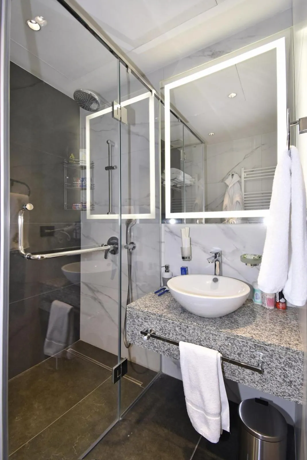 Bathroom in Avenue ApartHotel