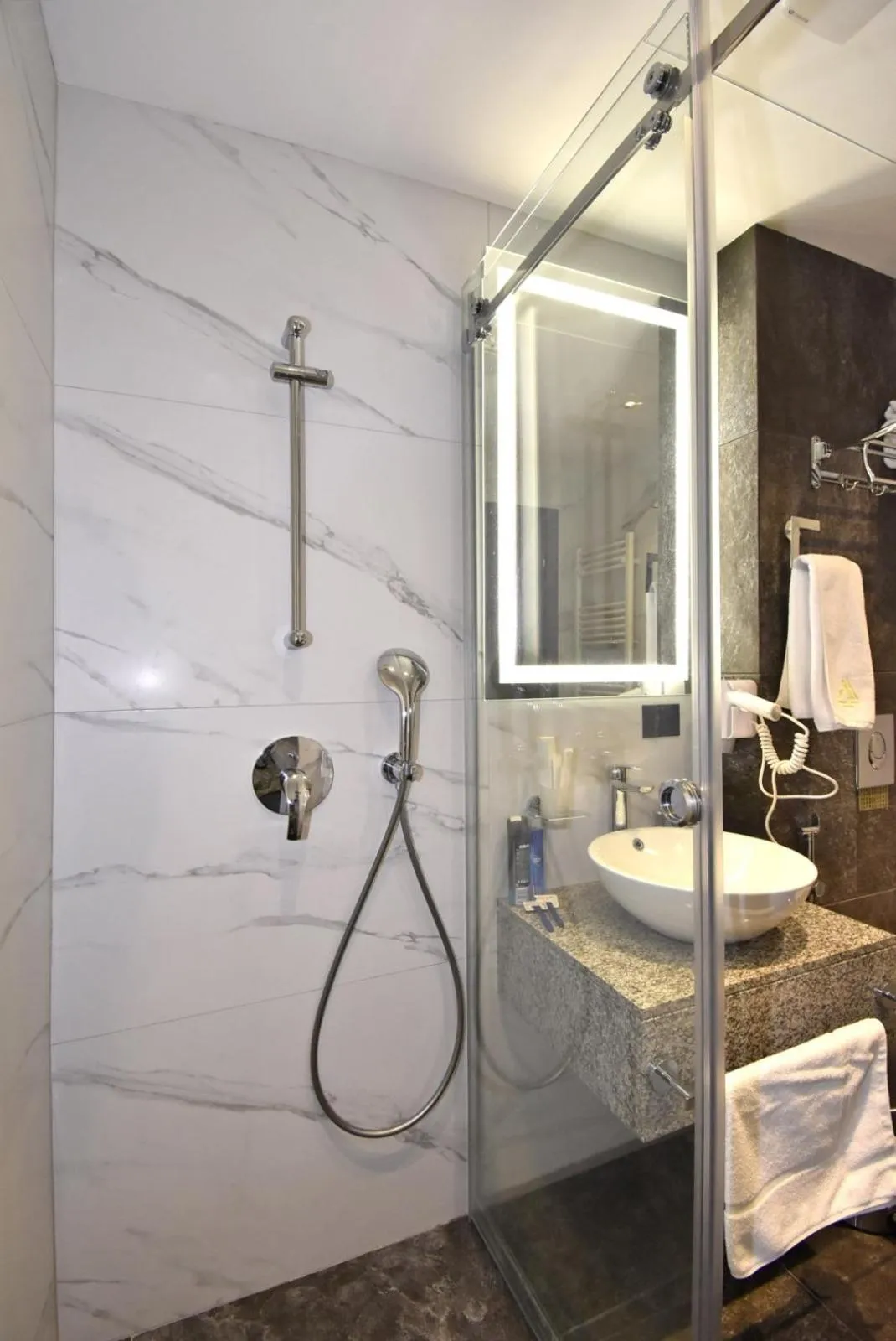 Bathroom in Avenue ApartHotel