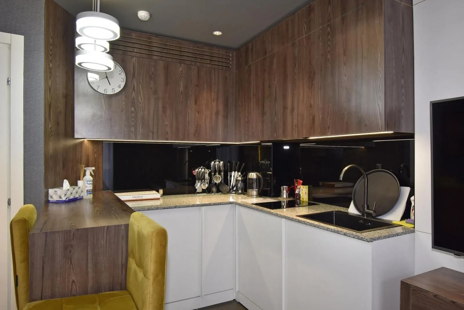 Kitchen or kitchenette in Avenue ApartHotel