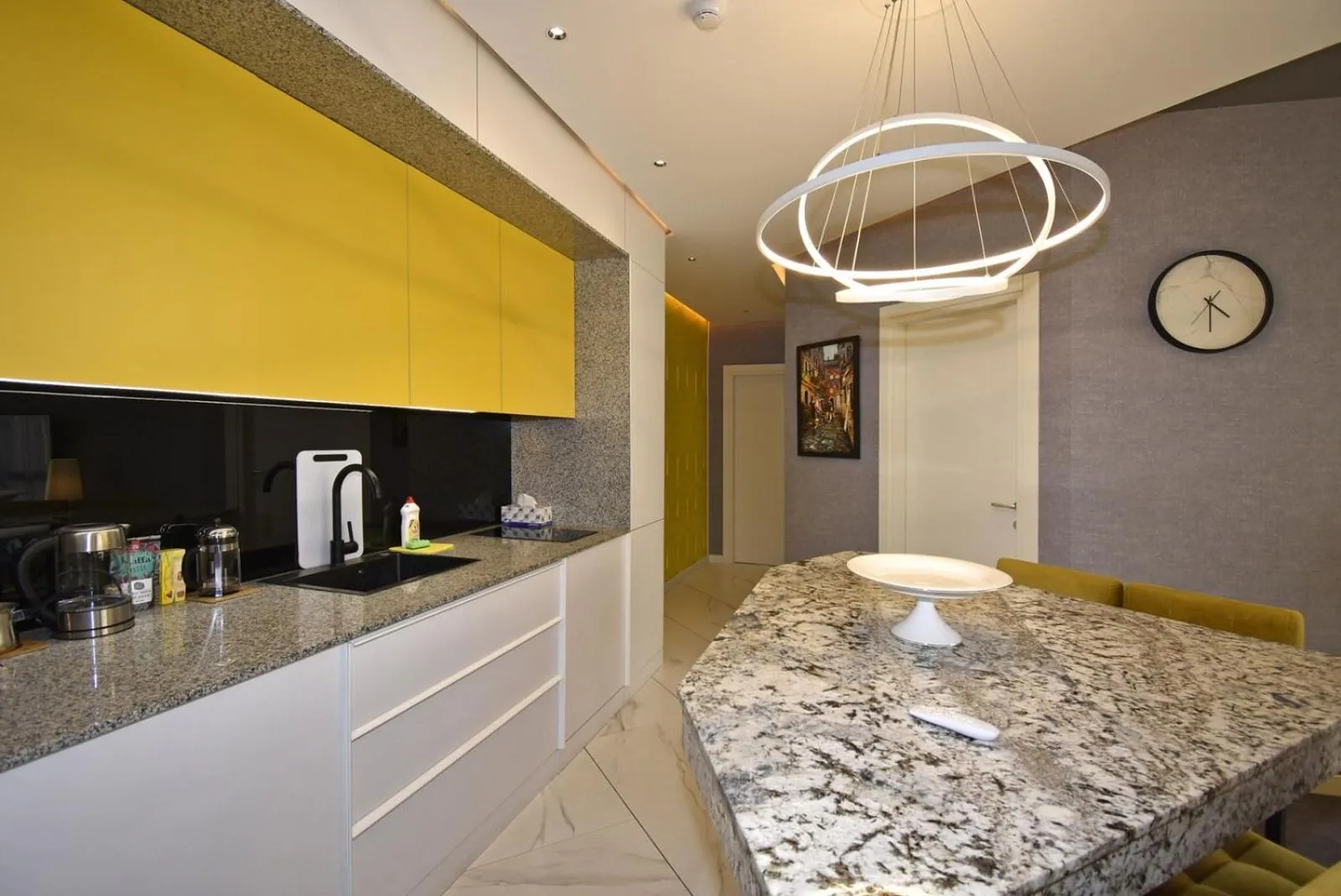 Kitchen or kitchenette in Avenue ApartHotel