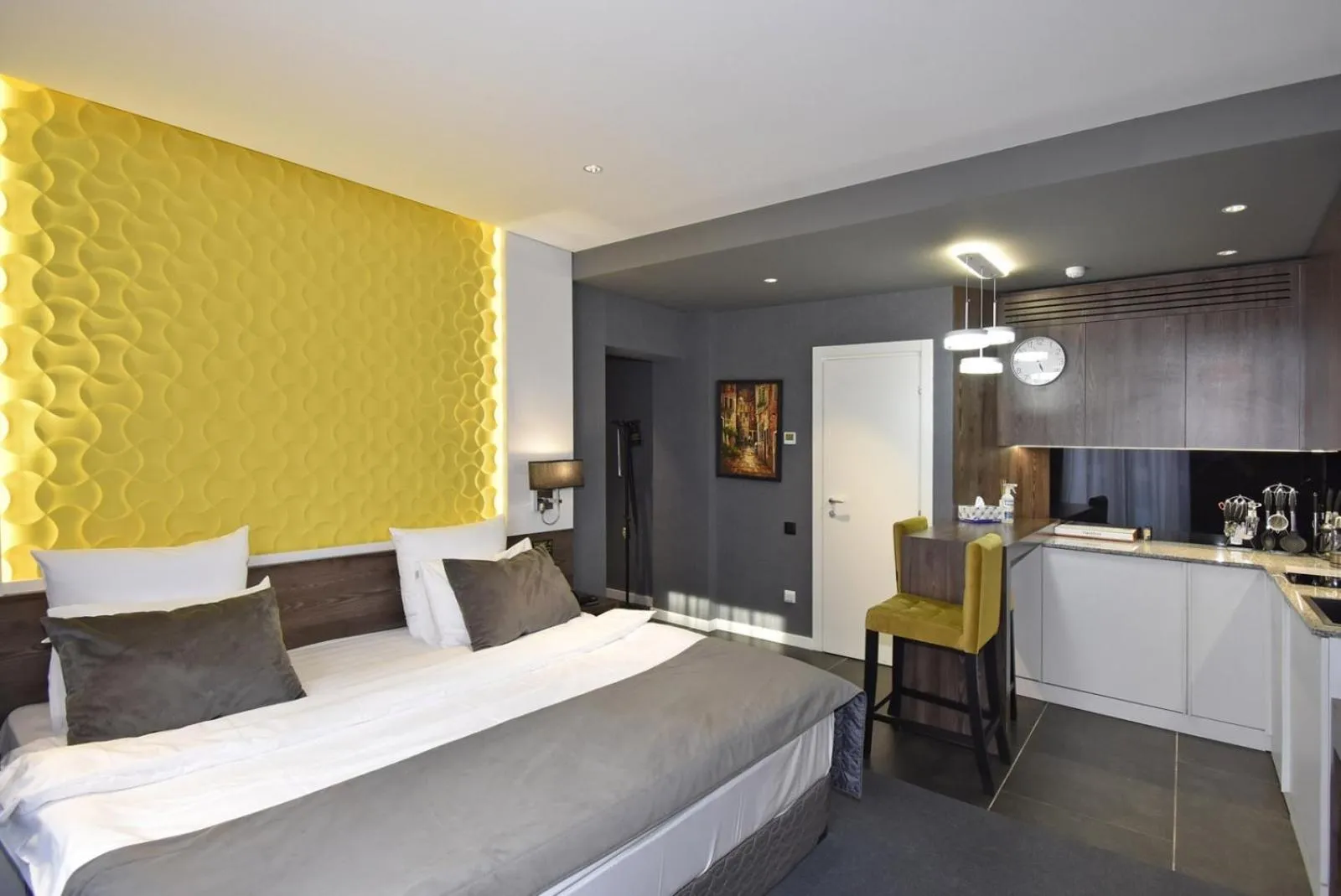 Bed in Avenue ApartHotel