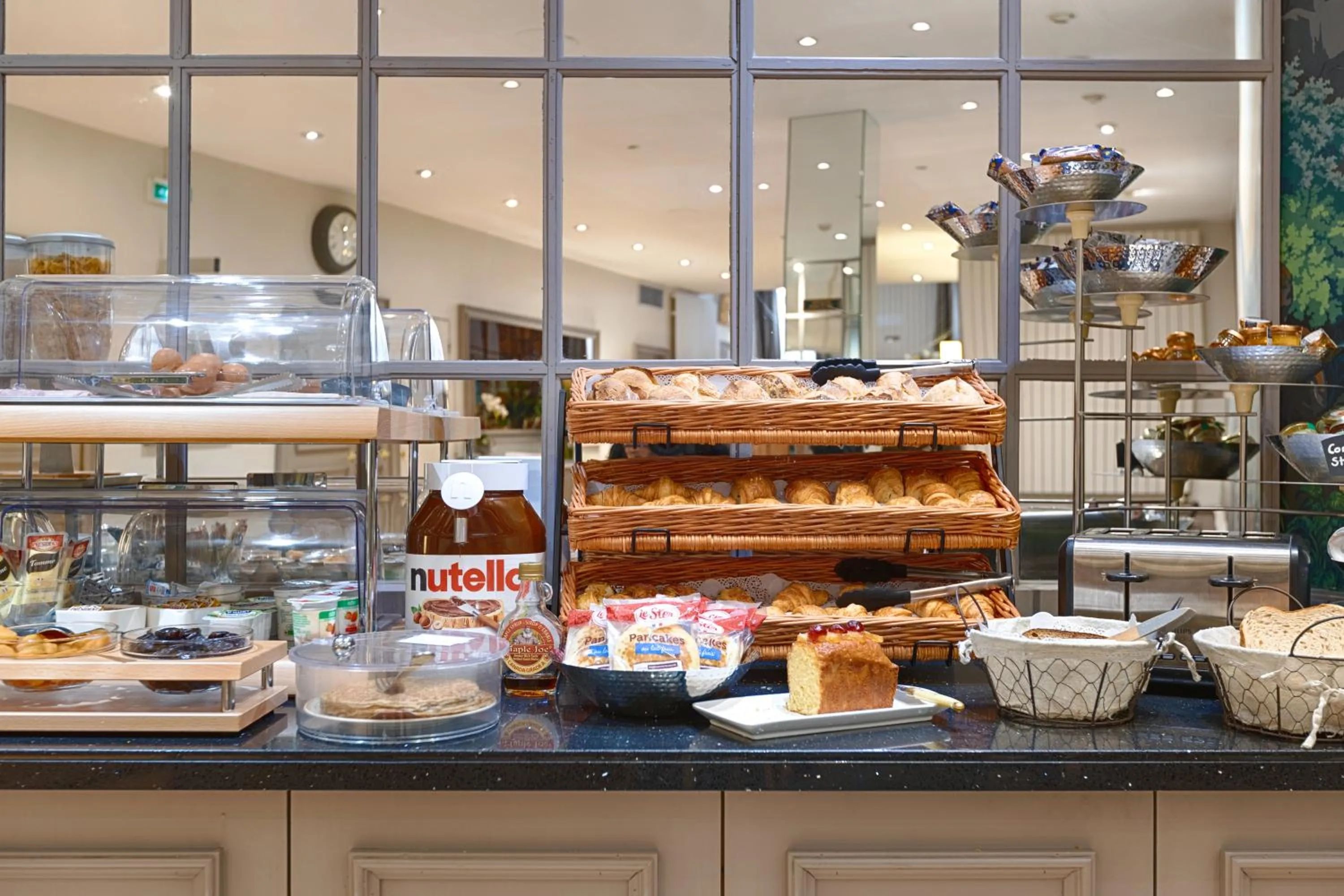 Breakfast in Hôtel Le Beaugency