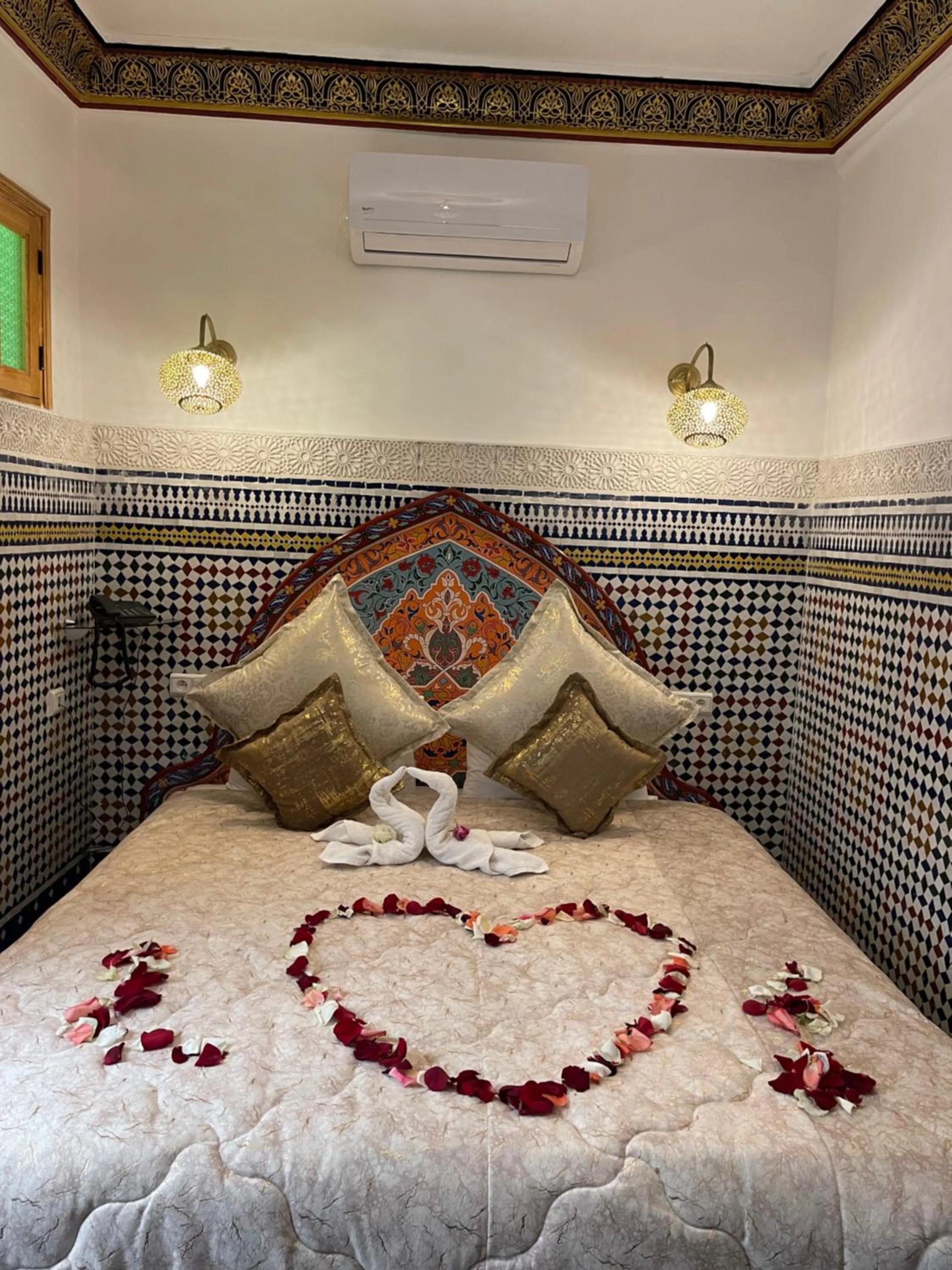 Bed in Riad Shama Fes