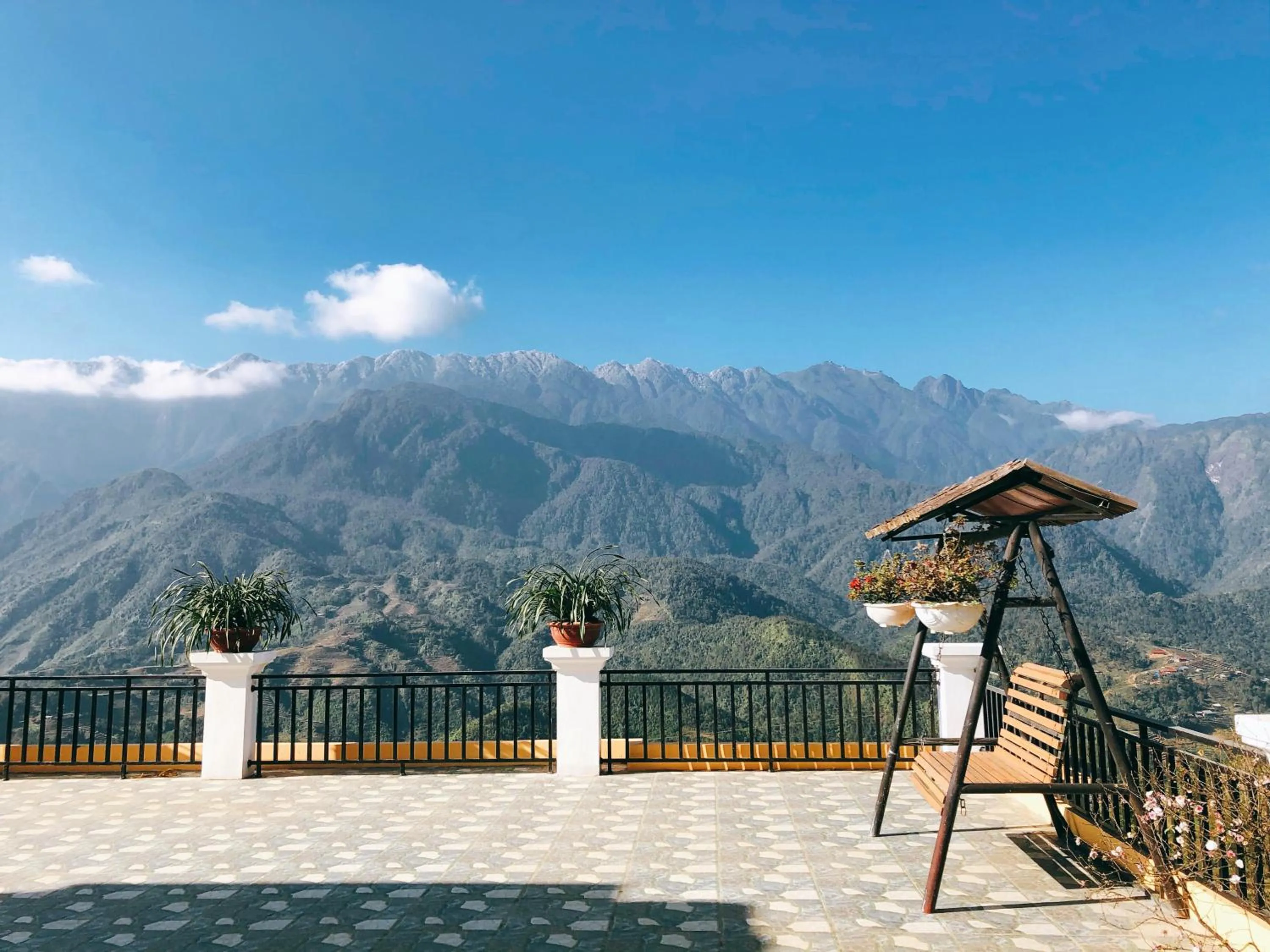 Balcony/Terrace in Muong Hoa View Hotel