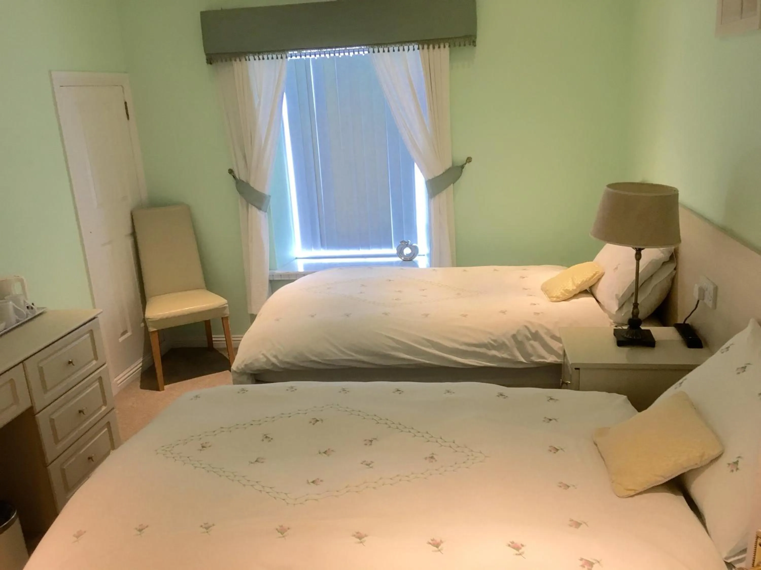 Bed in Shawlee Cottage