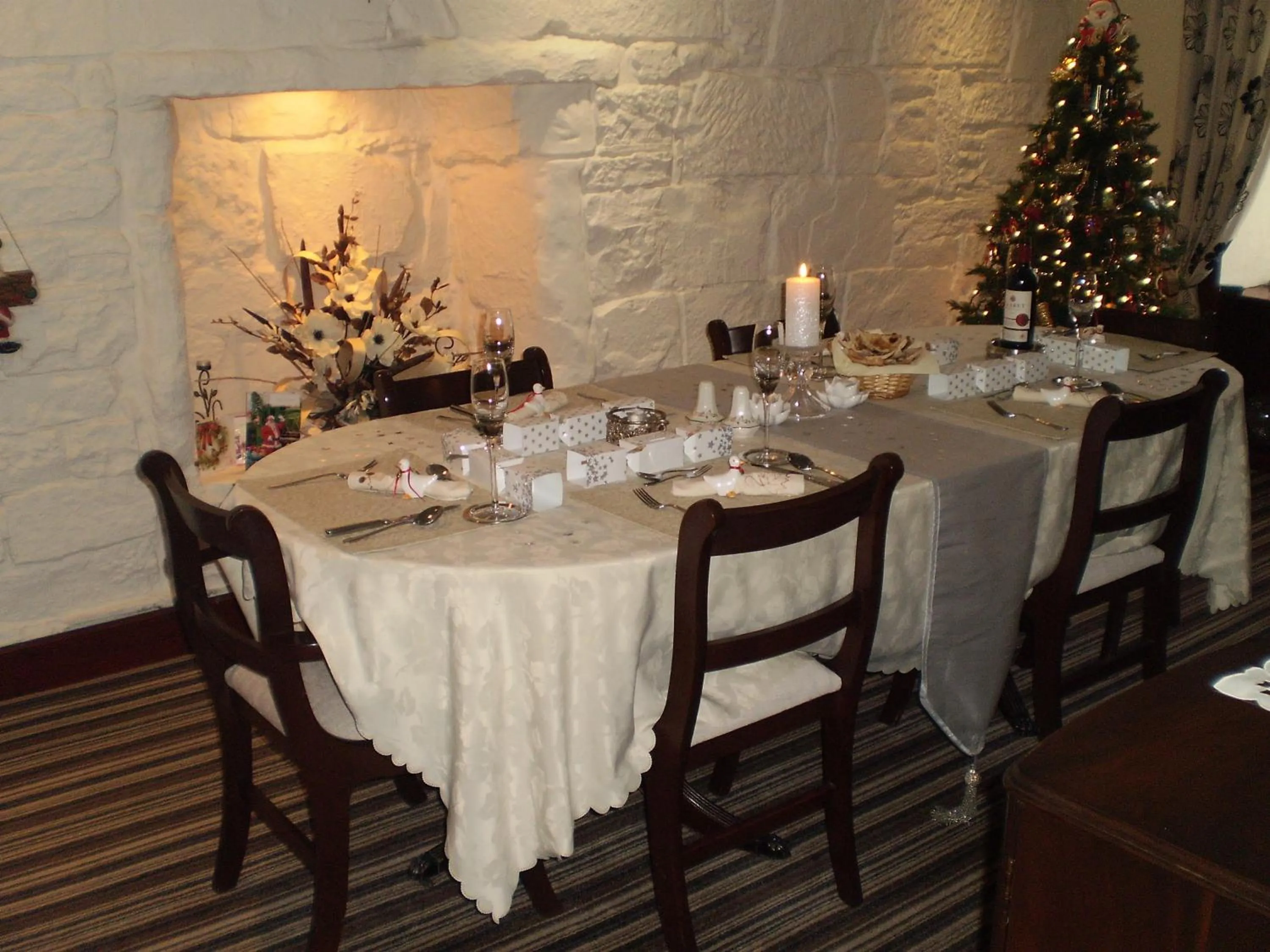 Dining area in Shawlee Cottage