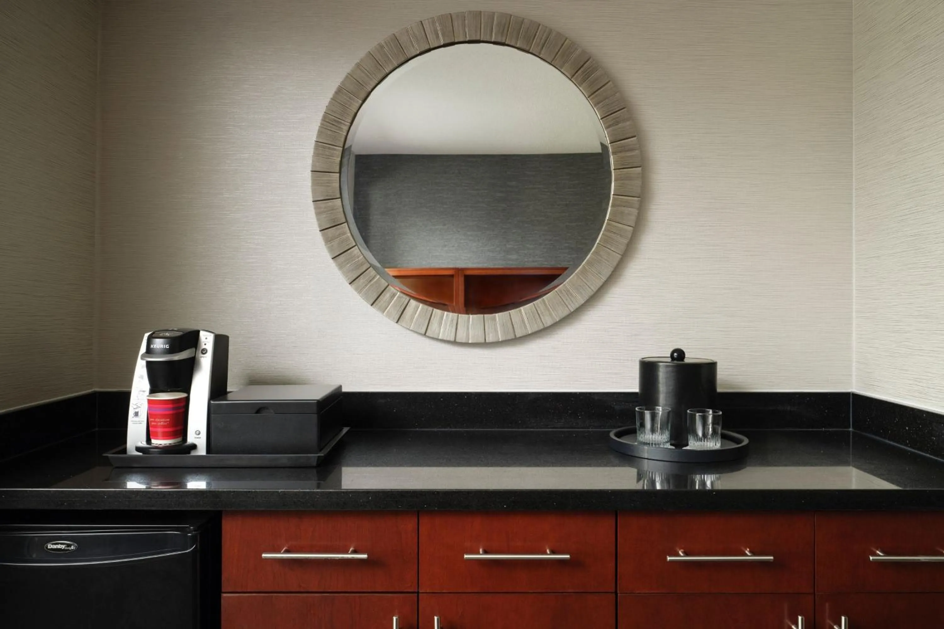 Lounge or bar in Minneapolis Marriott Northwest Hotel & Conference Center