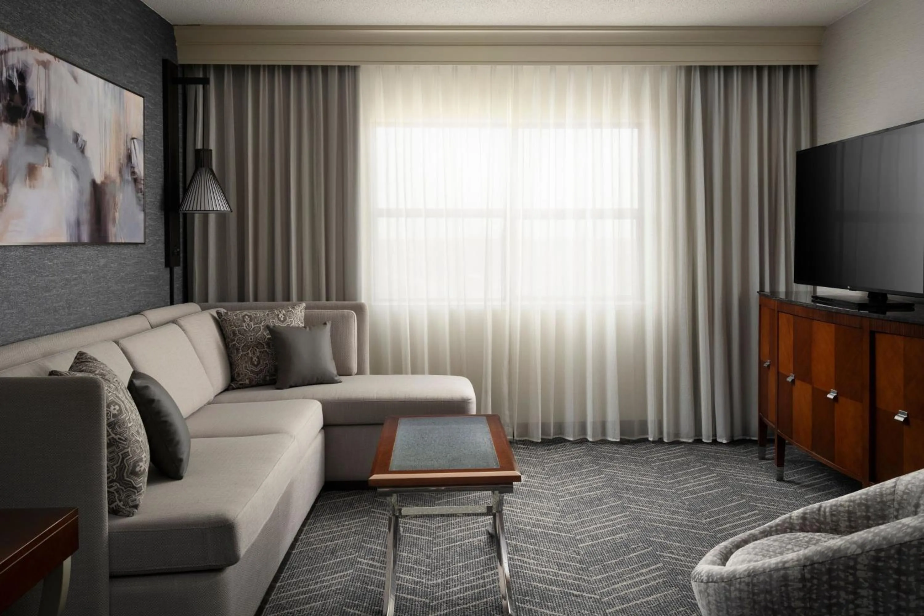 Living room in Minneapolis Marriott Northwest Hotel & Conference Center