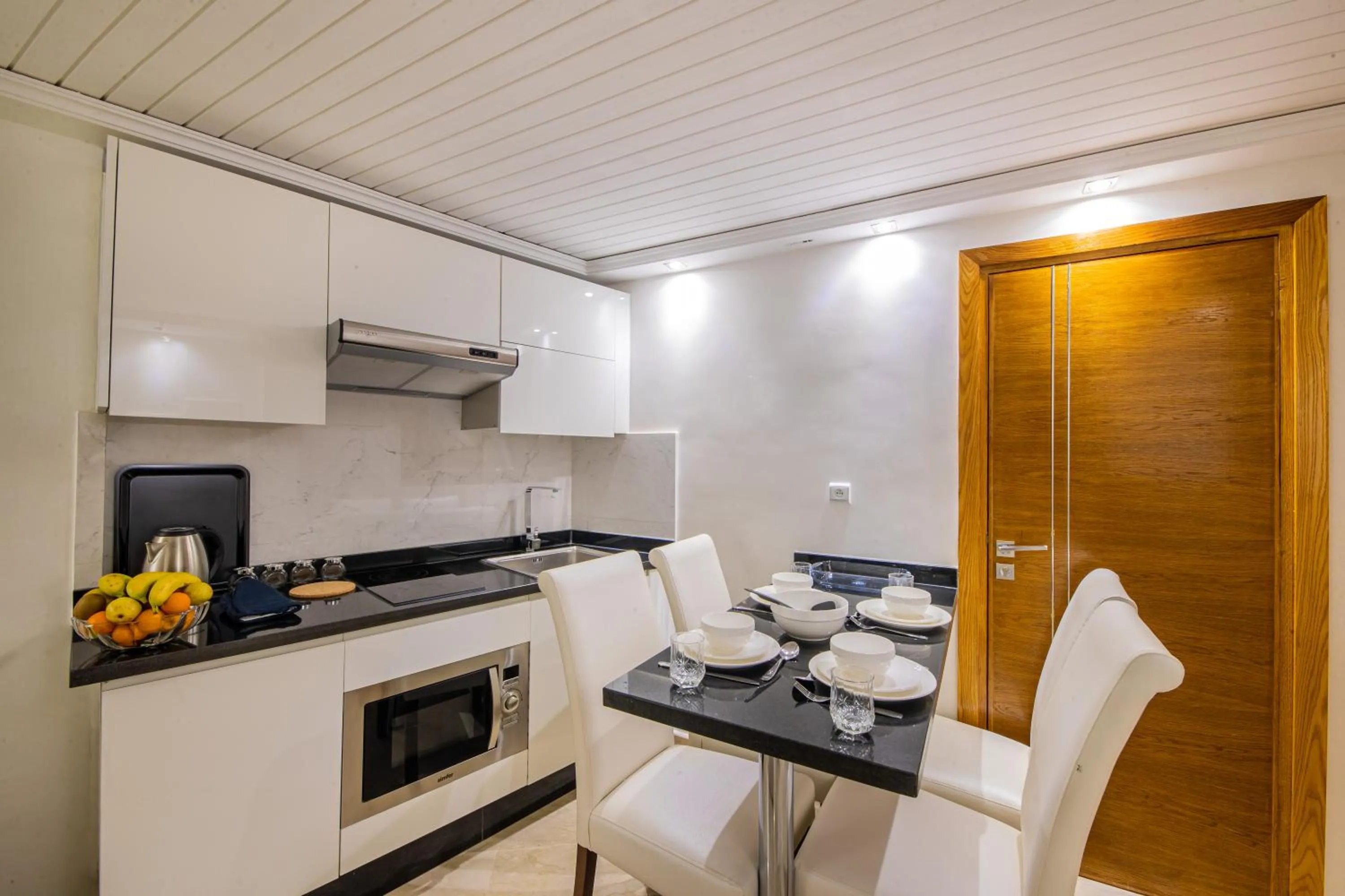 Kitchen or kitchenette in Appart-hotel Marrakech Inn