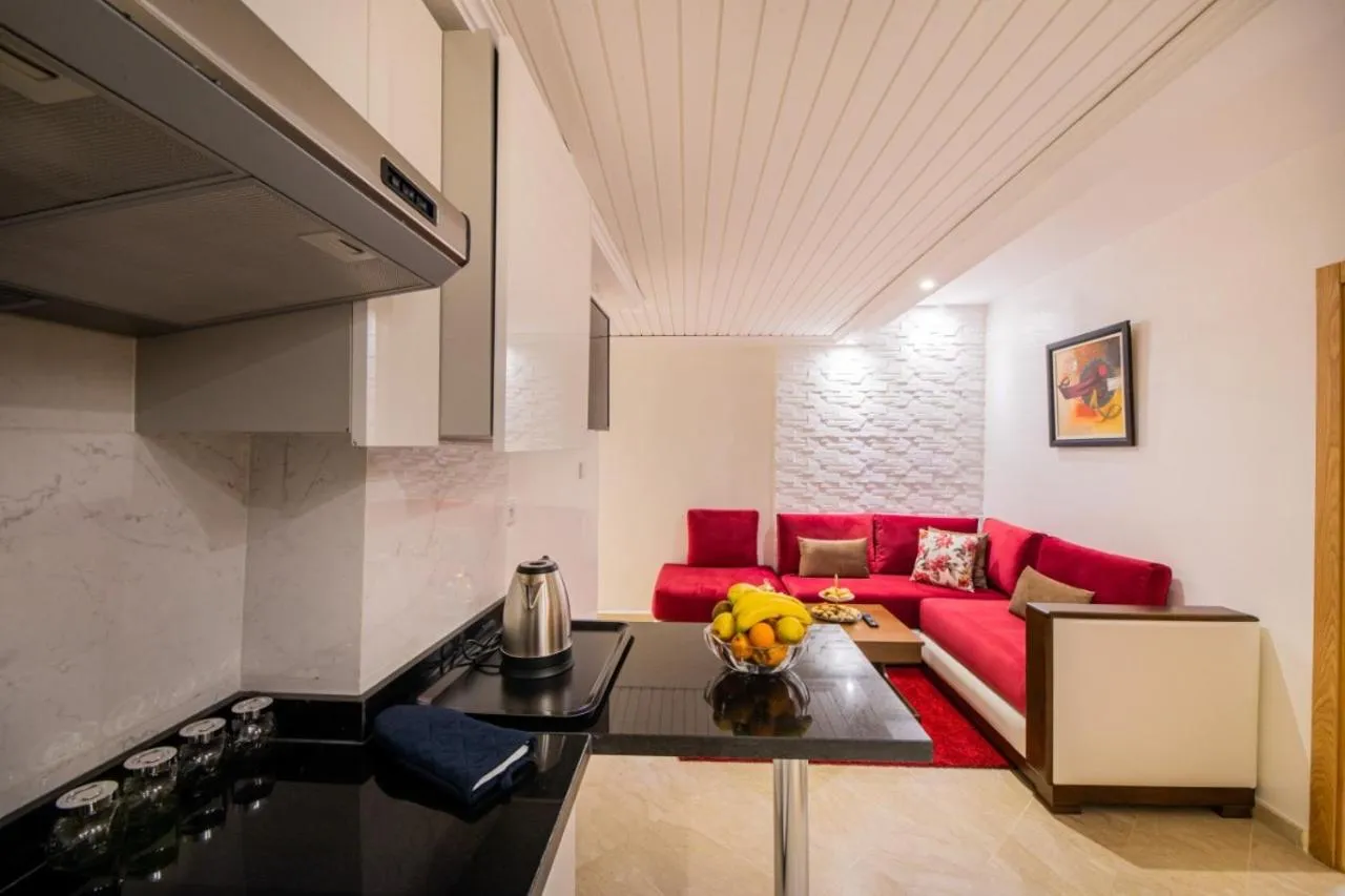 Kitchen or kitchenette in Appart-hotel Marrakech Inn