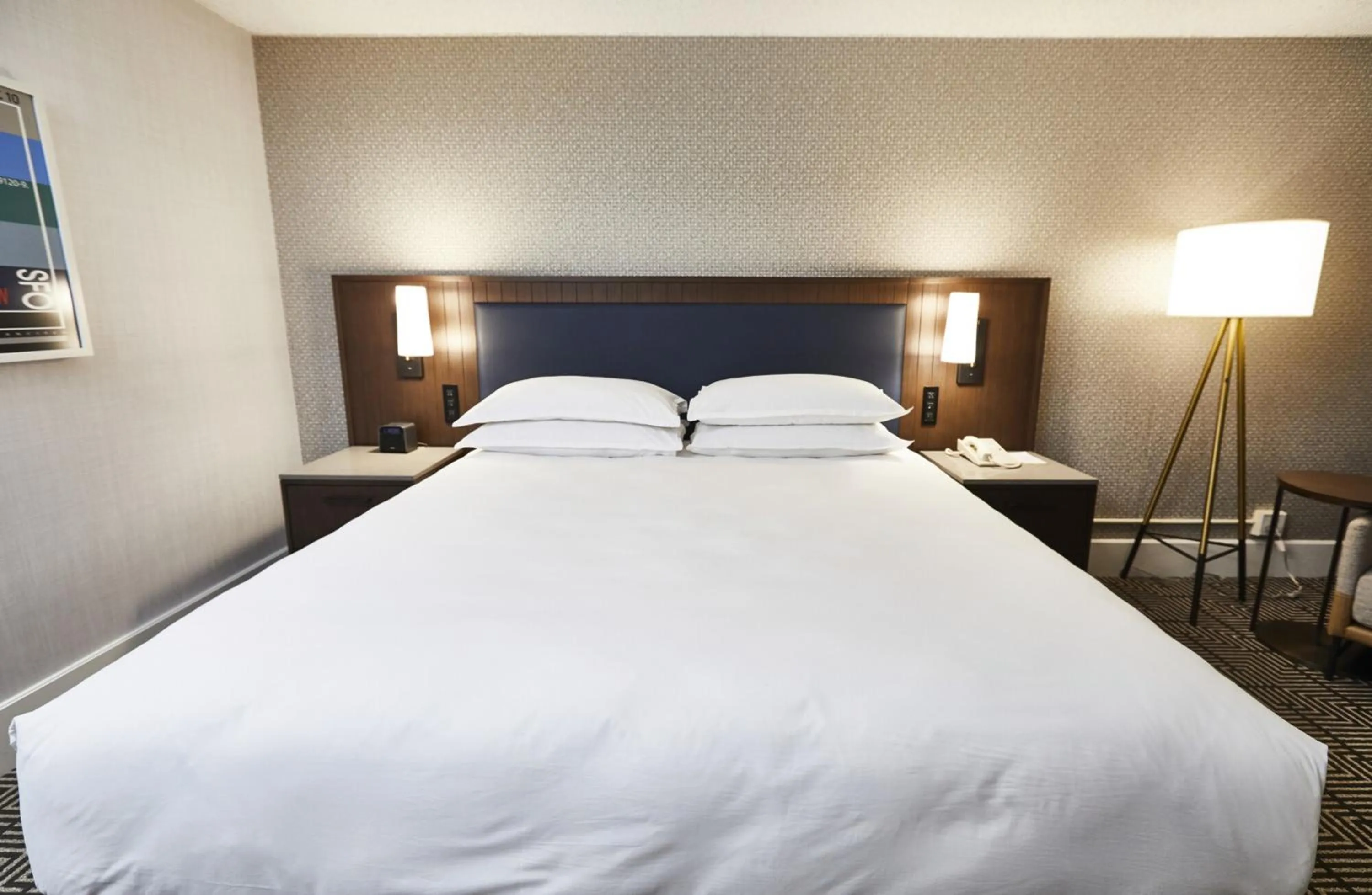 Photo of the whole room, Bed in Riu Plaza Fisherman's Wharf