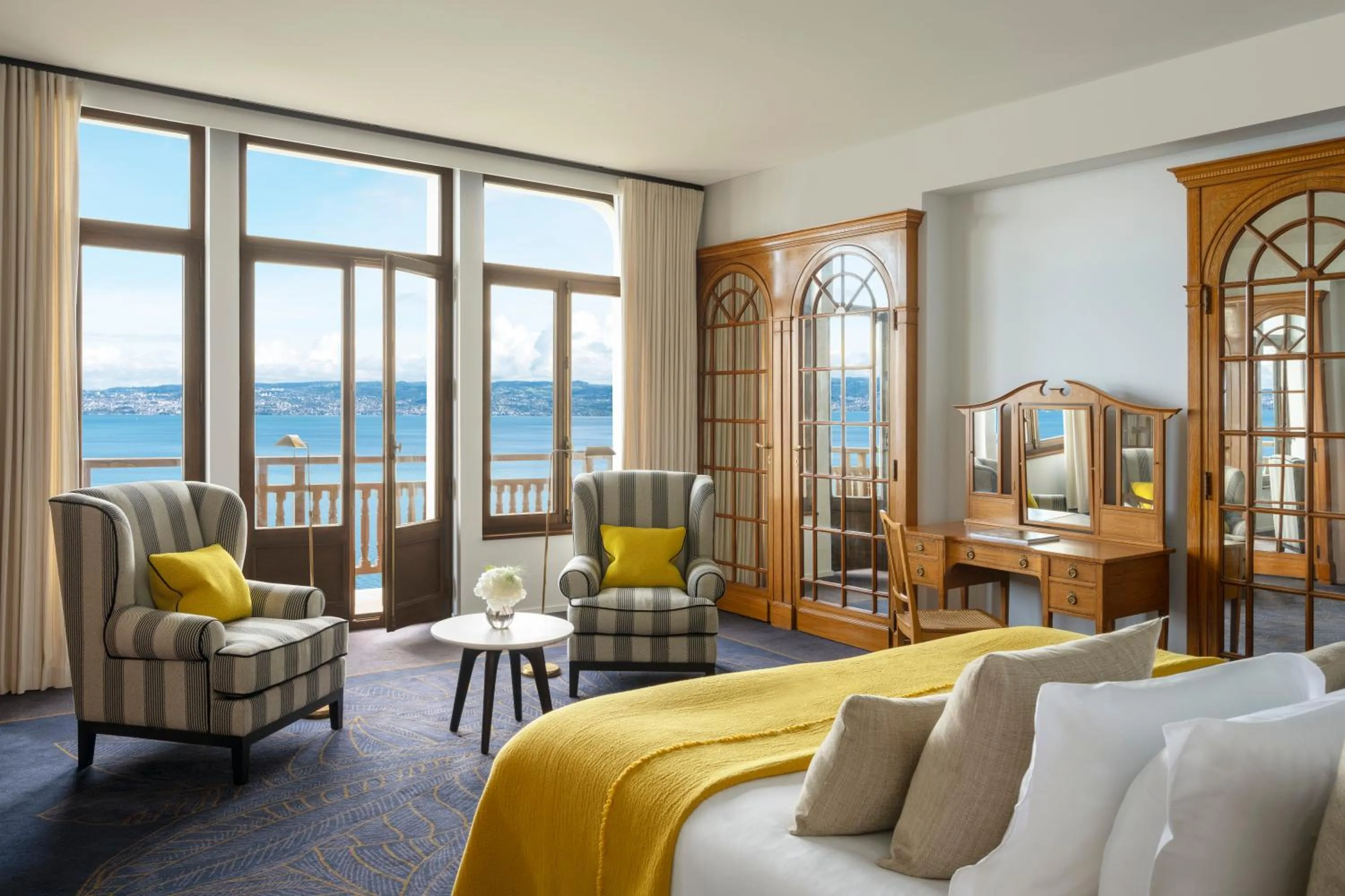 Bedroom in Hôtel Royal