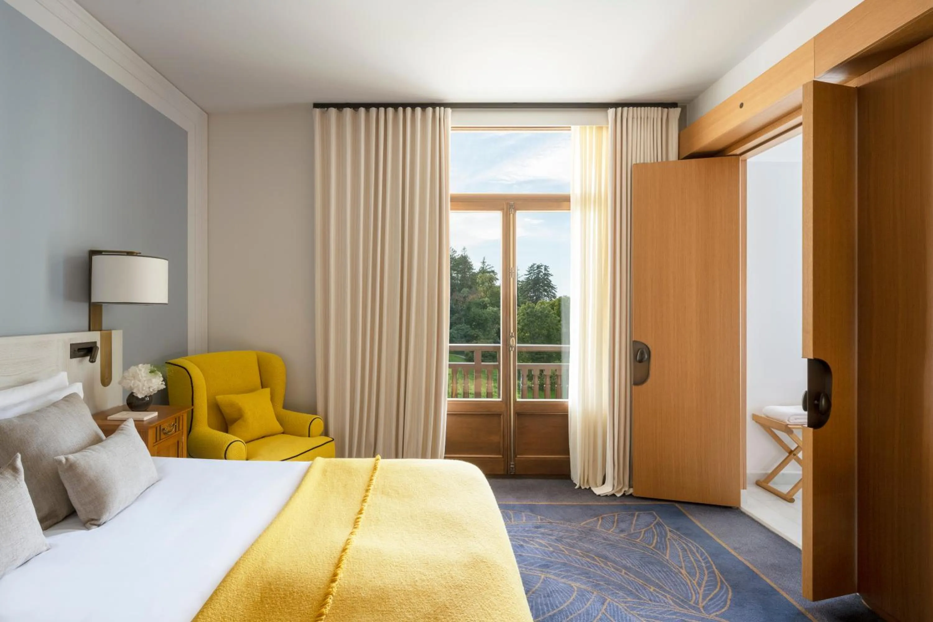 Photo of the whole room, Bed in Hôtel Royal