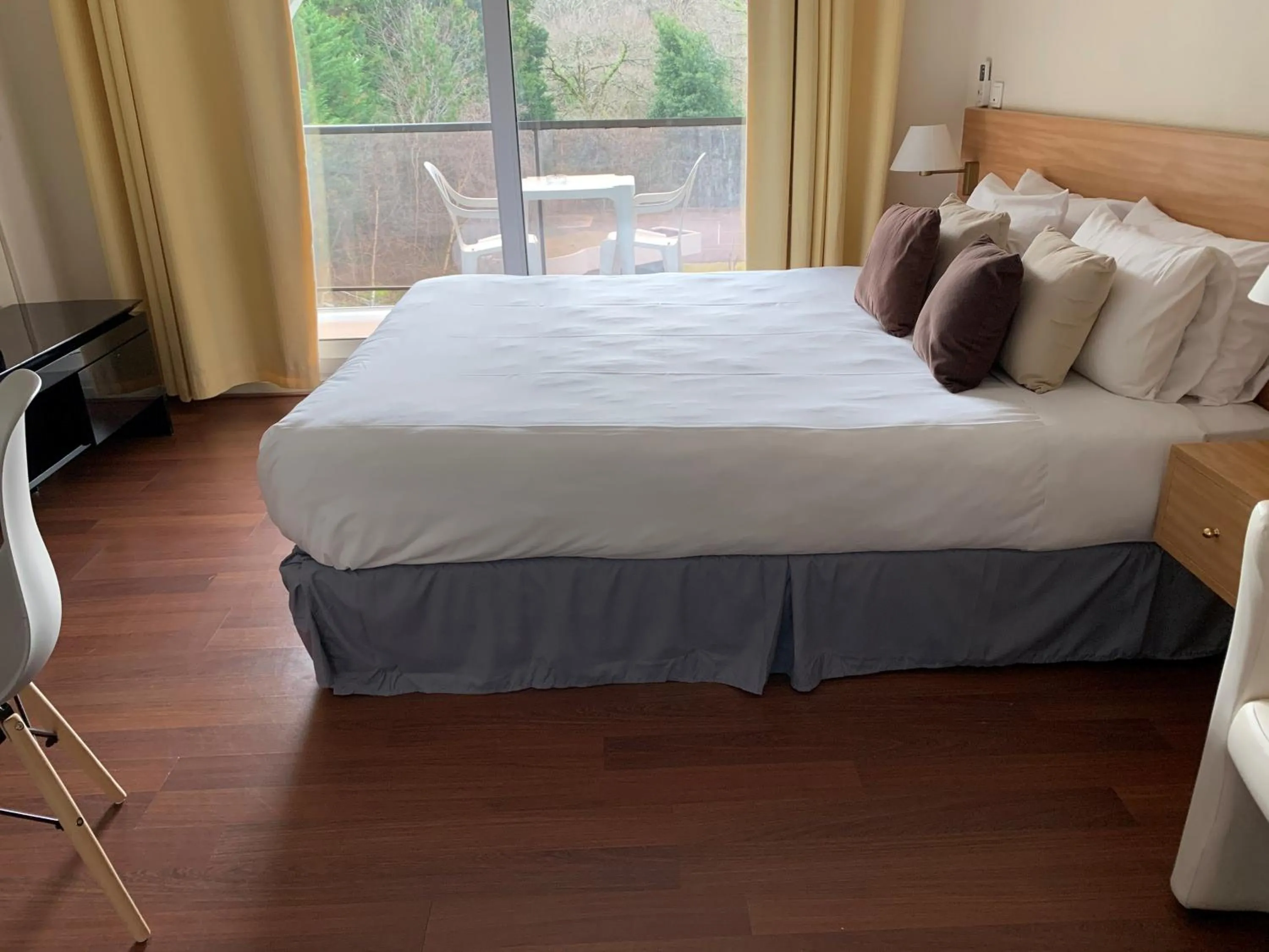 Photo of the whole room, Bed in Hotel Résidence Anglet Biarritz-Parme