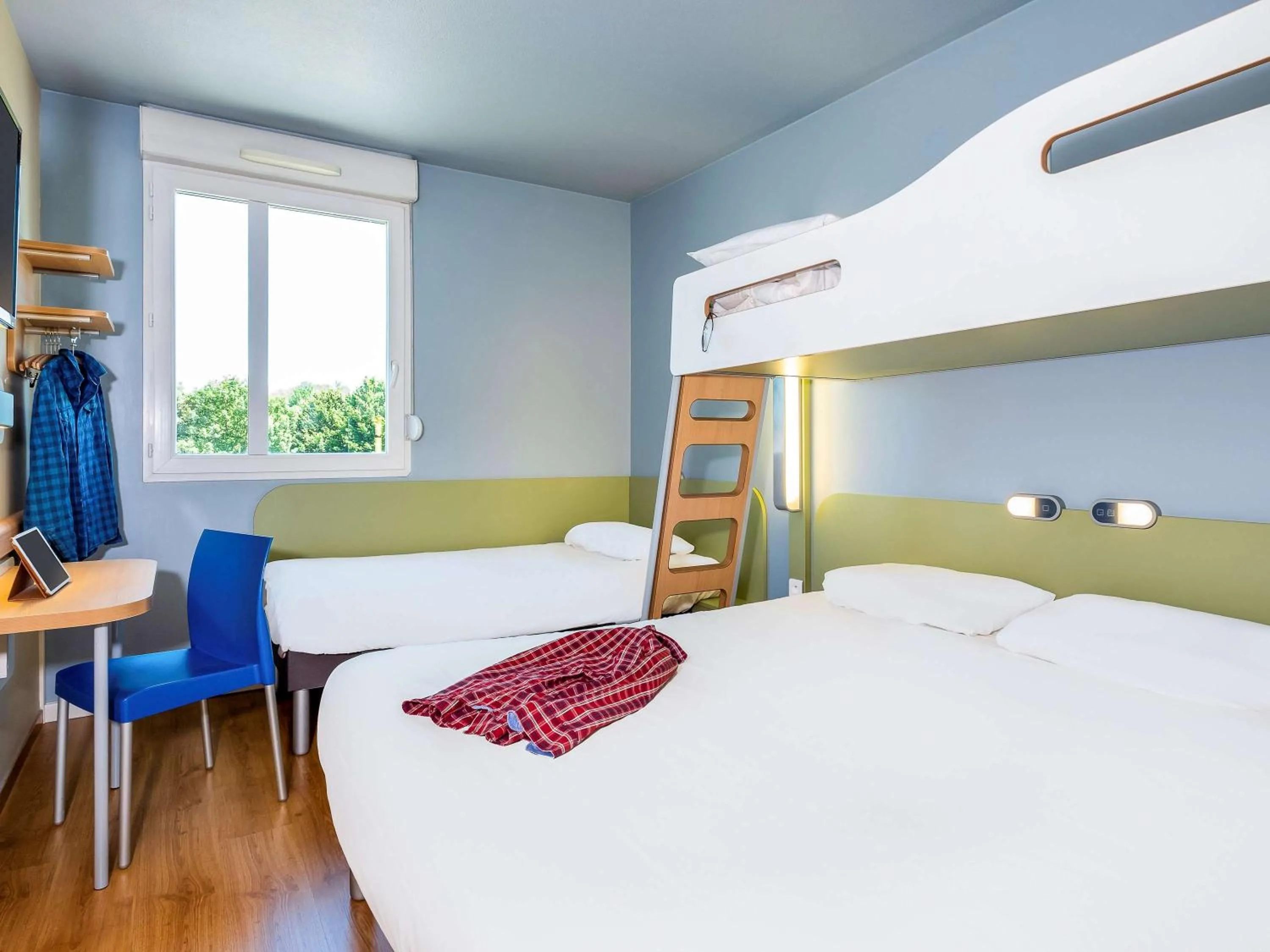 Photo of the whole room, Bed in Ibis Budget Limoges Nord