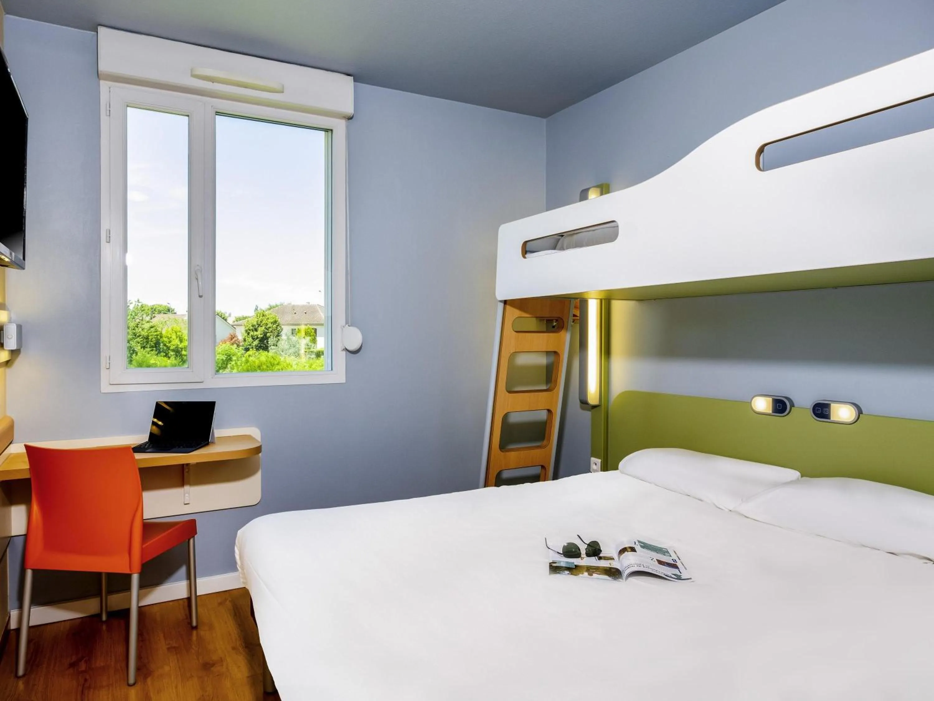 Bedroom, Bed in Ibis Budget Limoges Nord