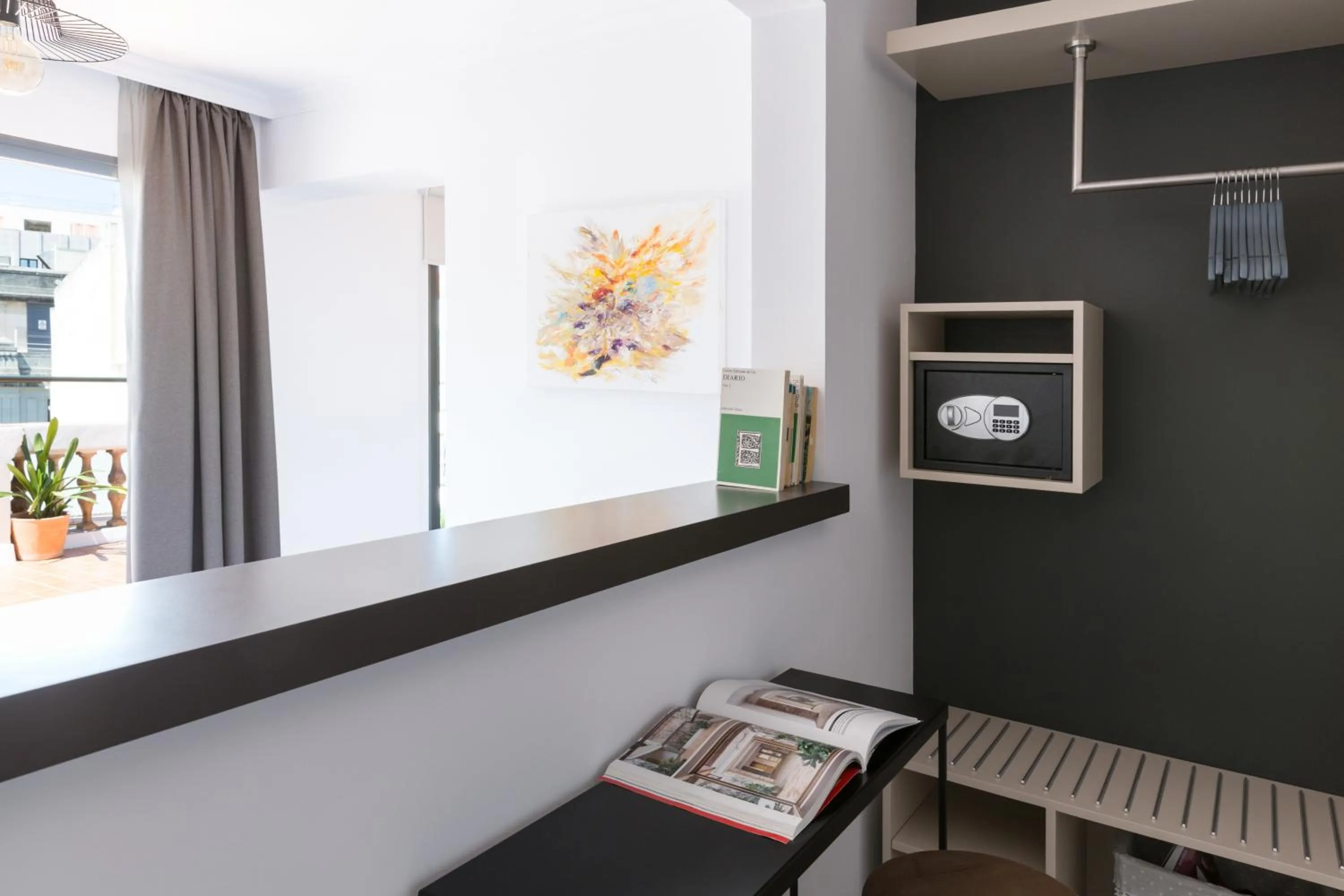 Decorative detail in Puerta Catedral Holiday Suites