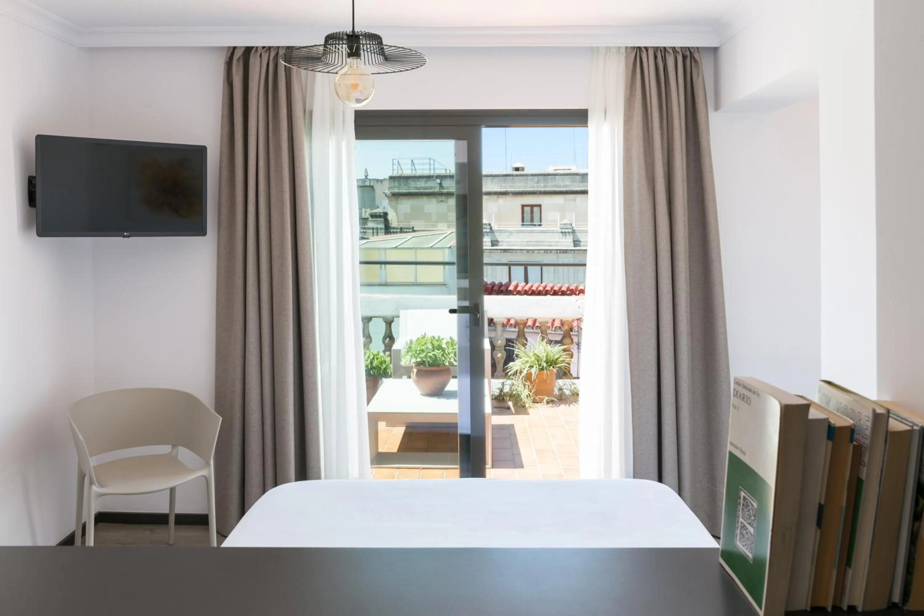 TV and multimedia, Bed in Puerta Catedral Holiday Suites