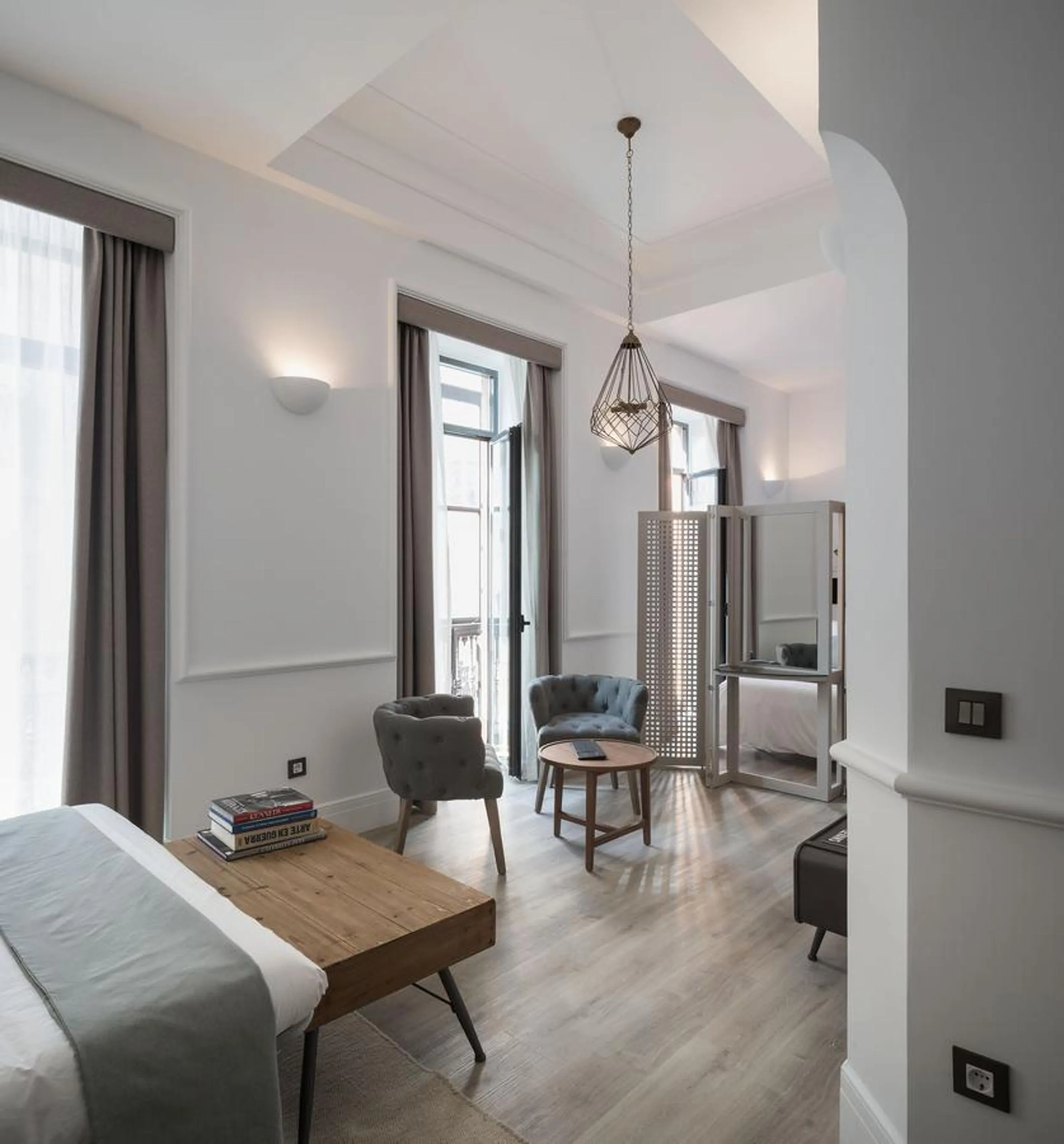 Photo of the whole room, Bed in Puerta Catedral Holiday Suites