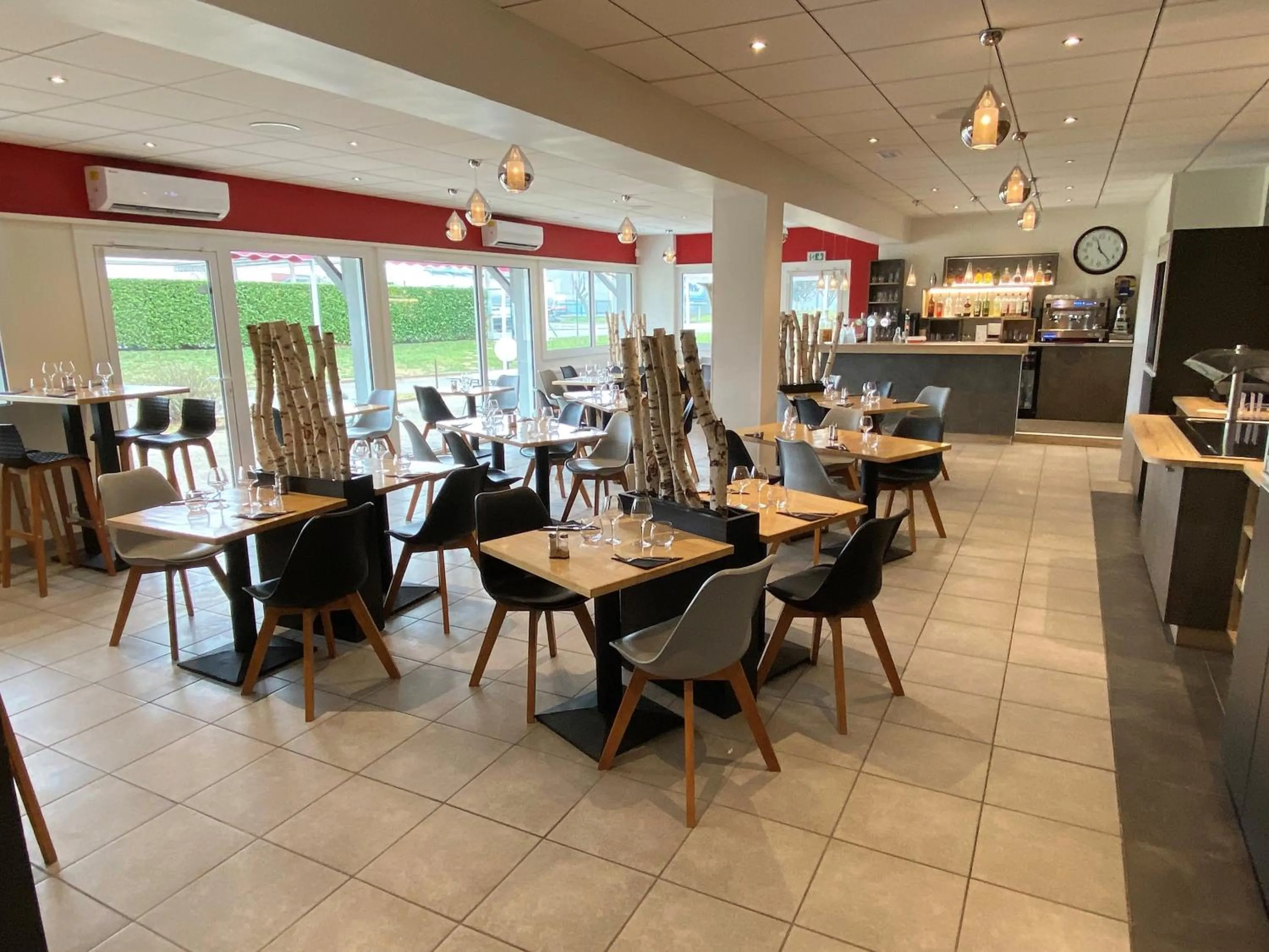 Restaurant/places to eat in Logis Cris Hôtel et Restaurant, Lyon Sud-Est