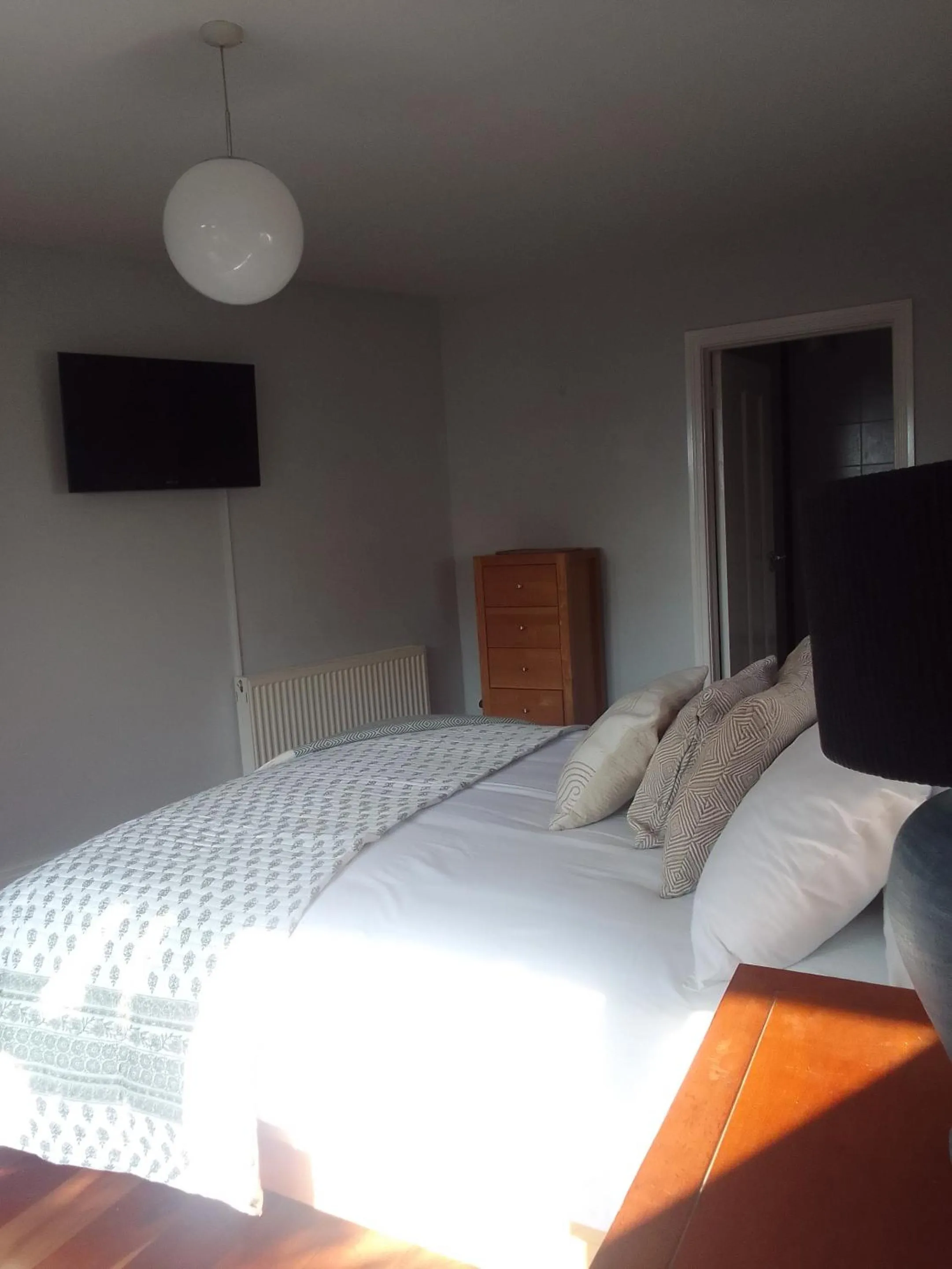 Bedroom, Bed in The Oystercatcher