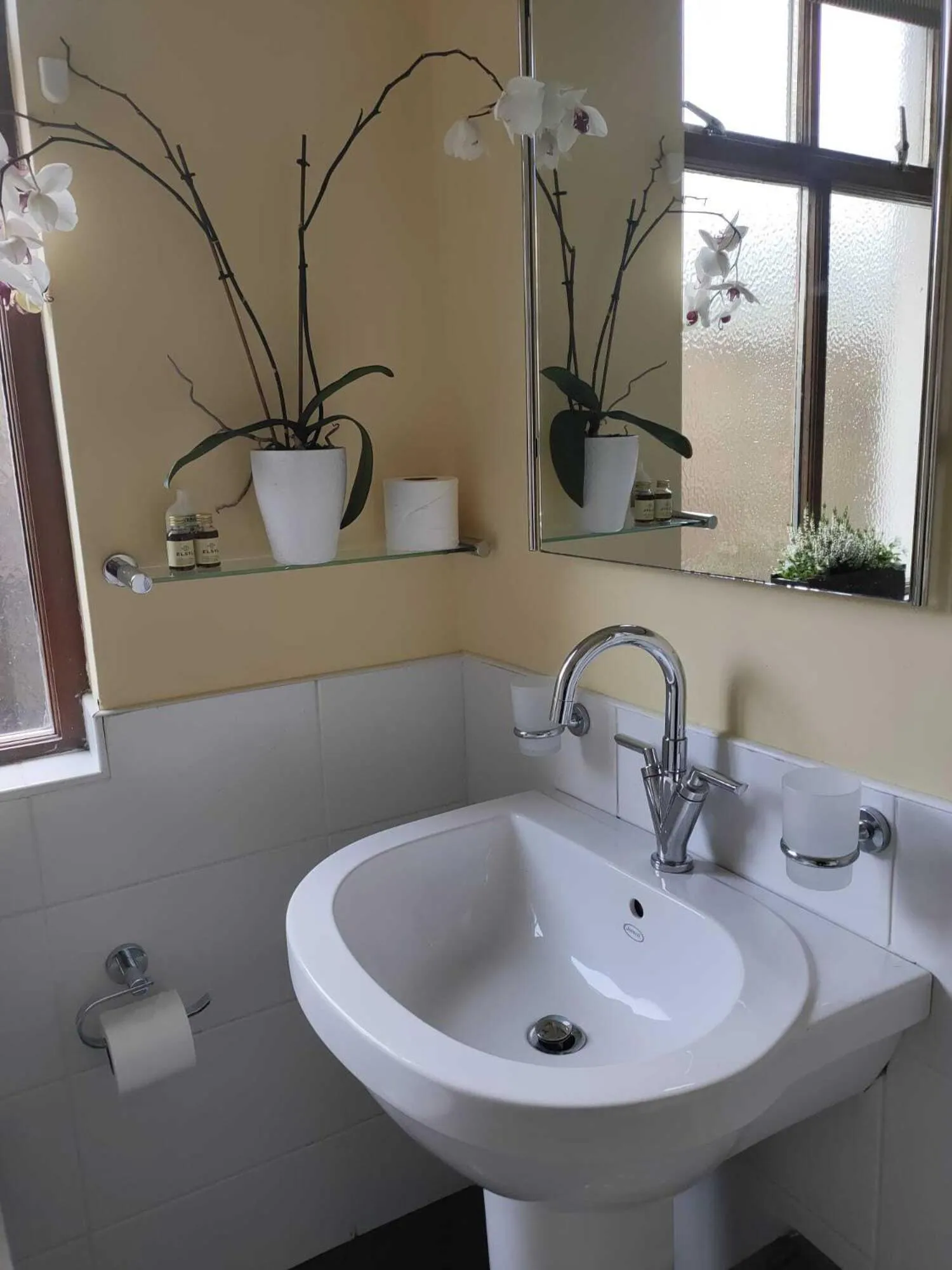 Bathroom in The Oystercatcher