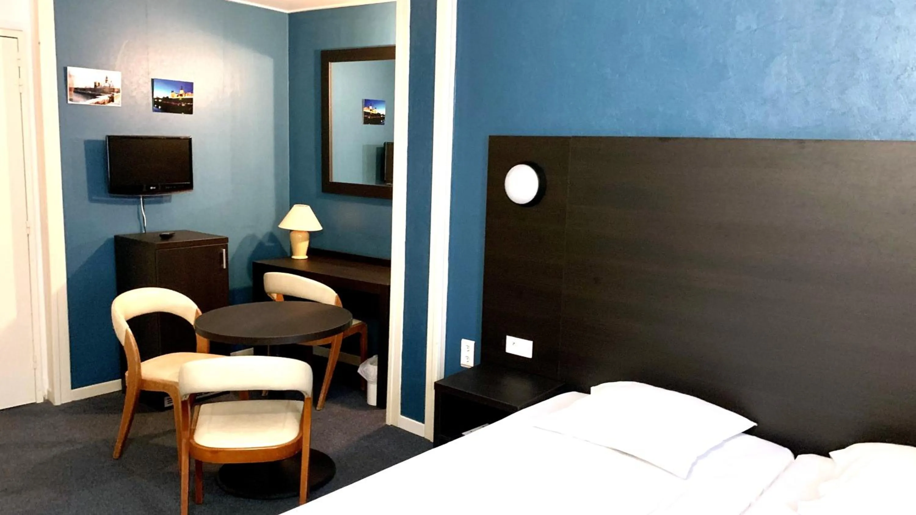 Bed in Hotel de la Basilique