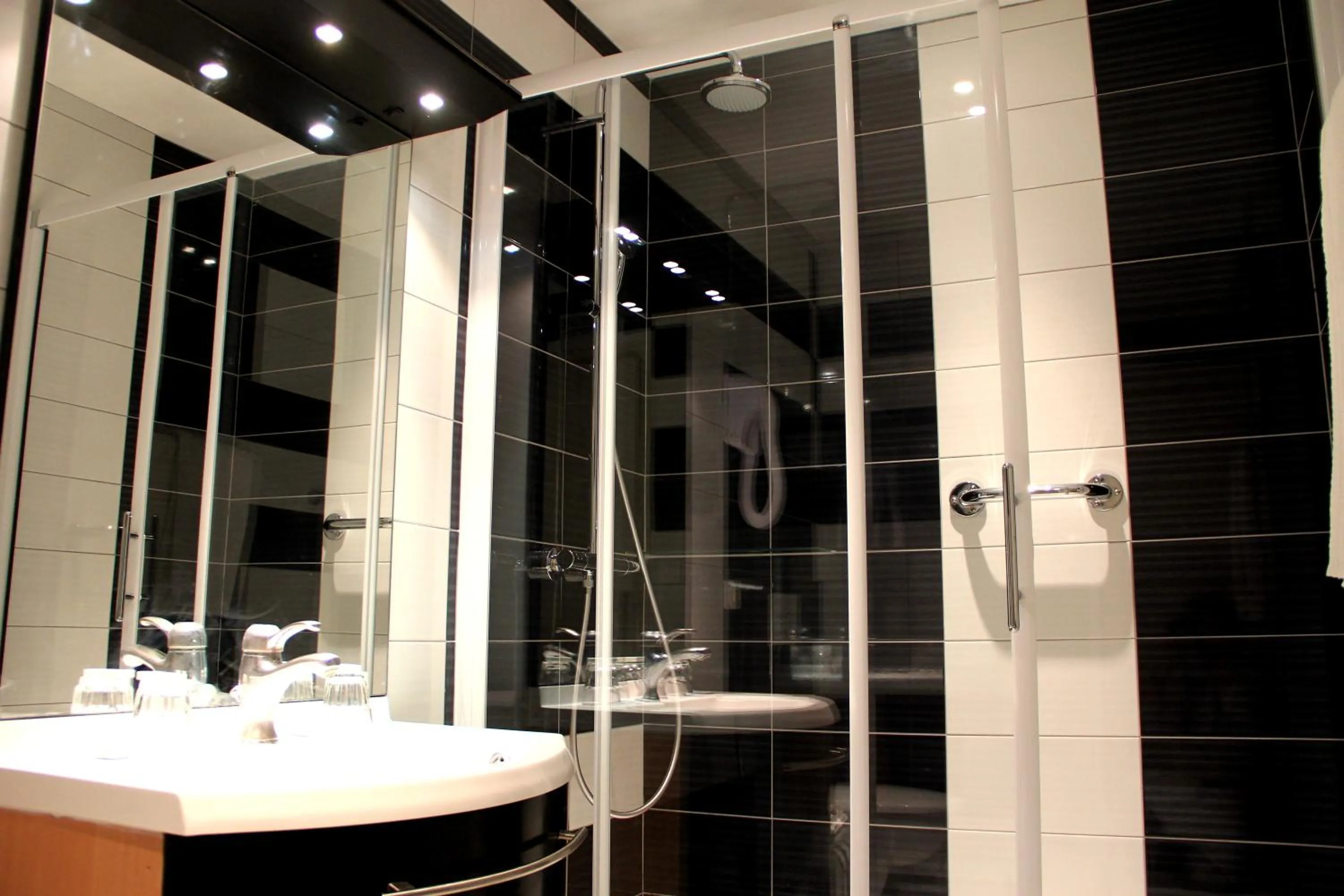 Toilet in Hotel de la Basilique