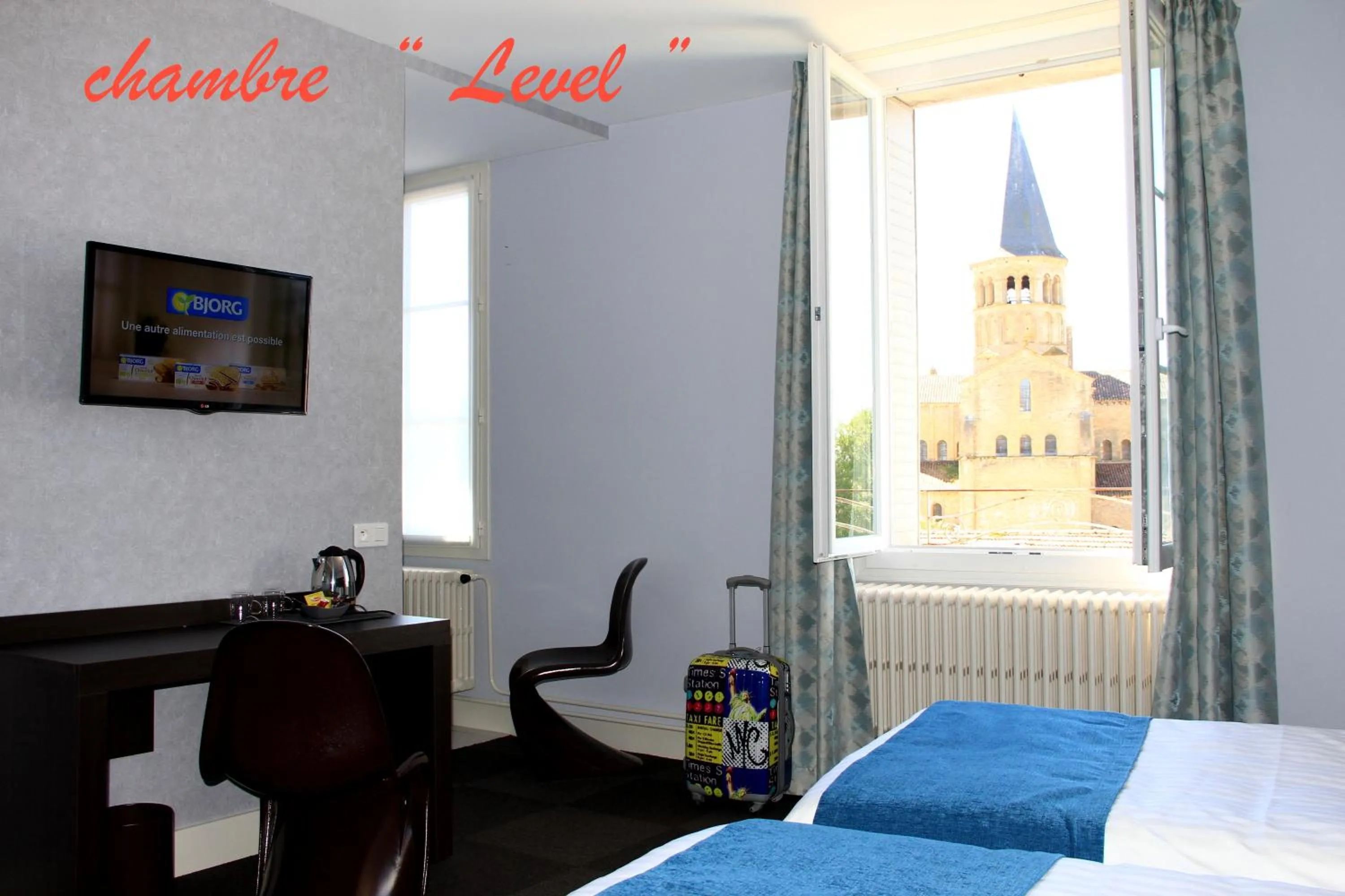 Bed in Hotel de la Basilique