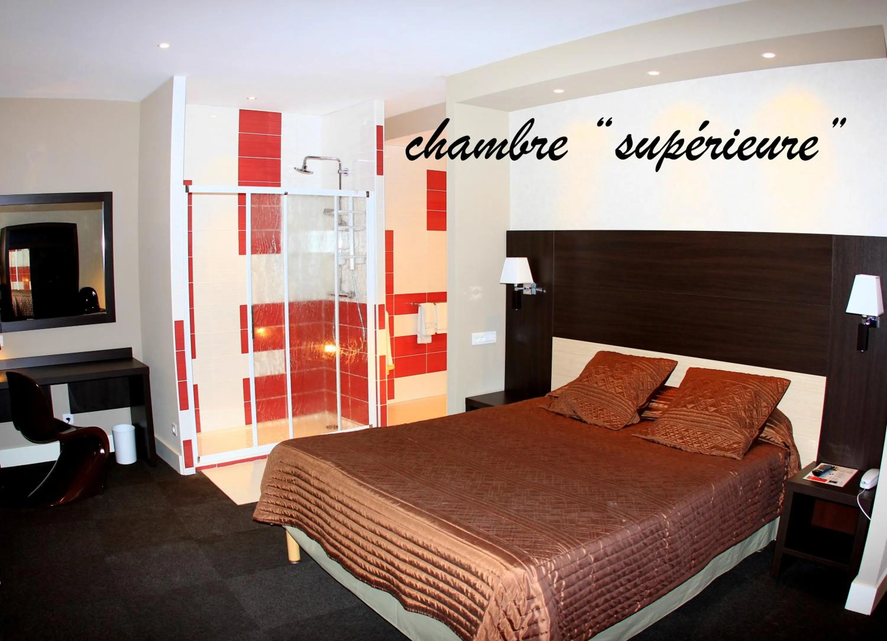 Shower in Hotel de la Basilique