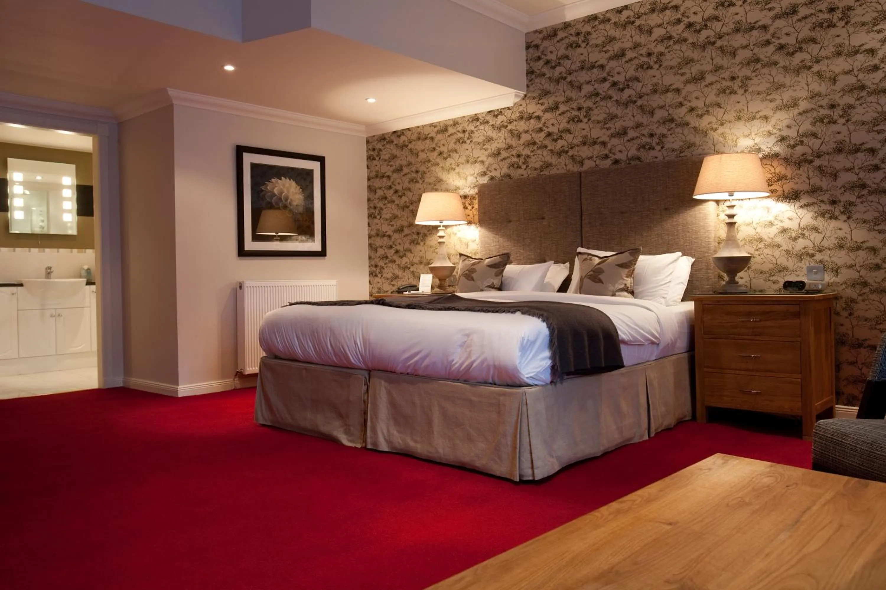 Photo of the whole room, Bed in The Townhouse Hotel